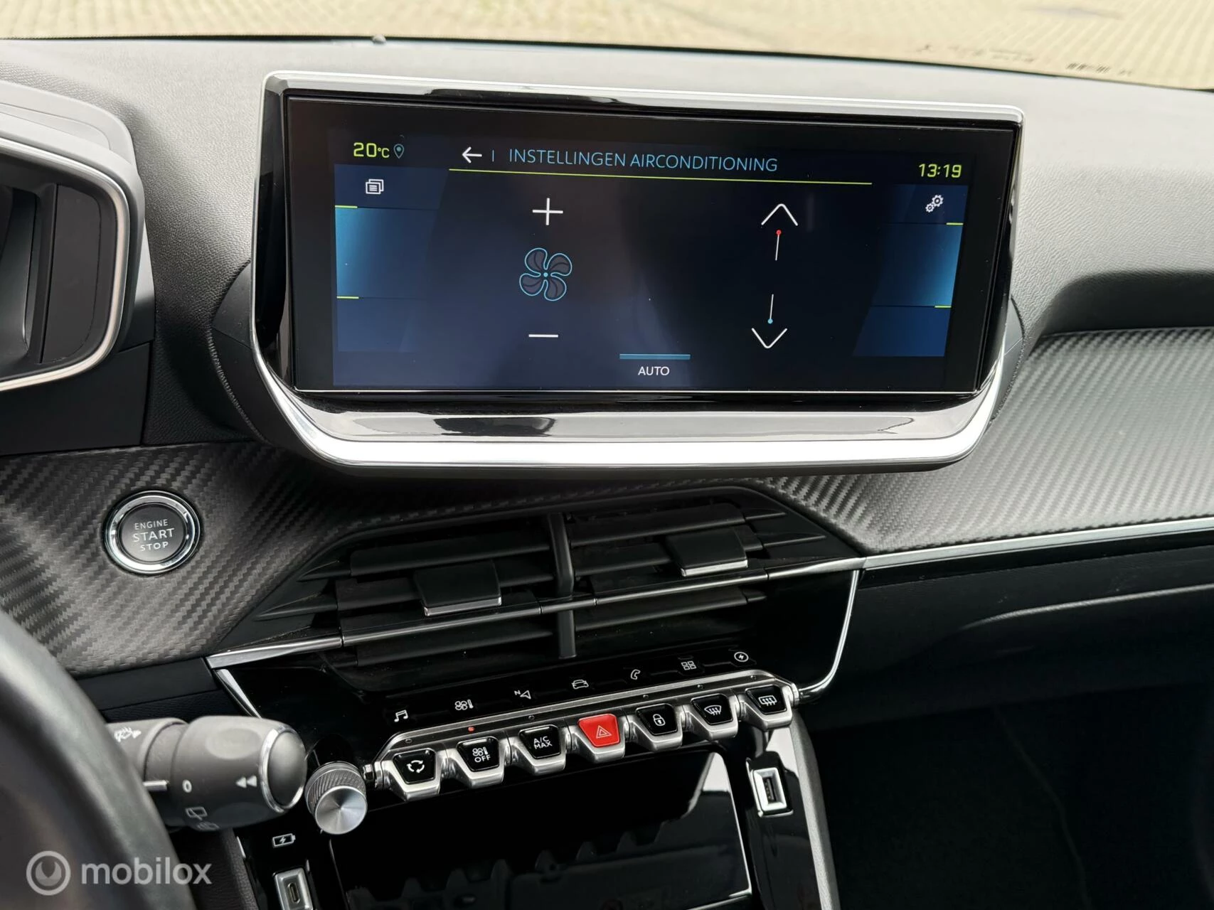 Hoofdafbeelding Peugeot e-208