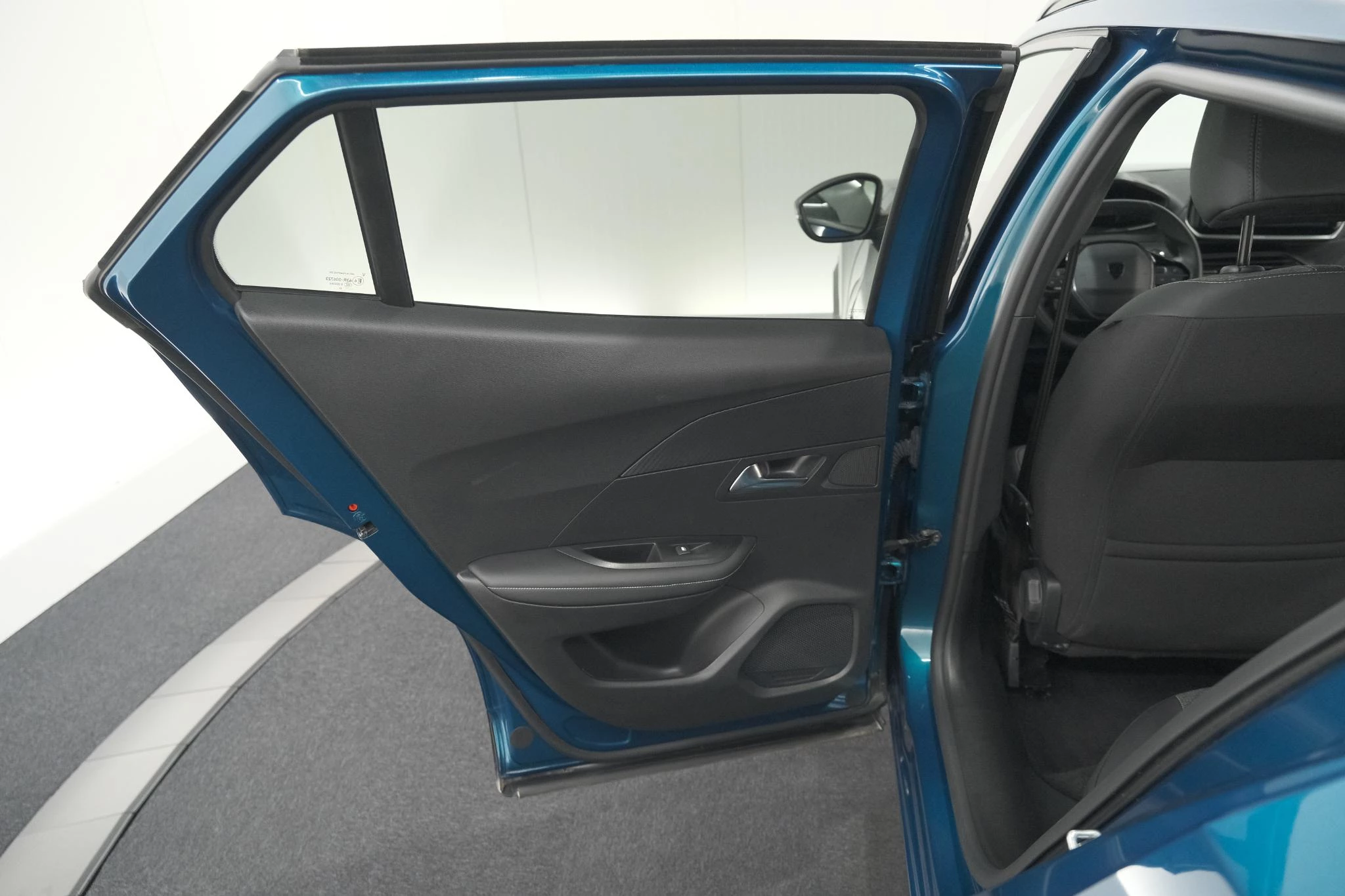 Hoofdafbeelding Peugeot e-2008