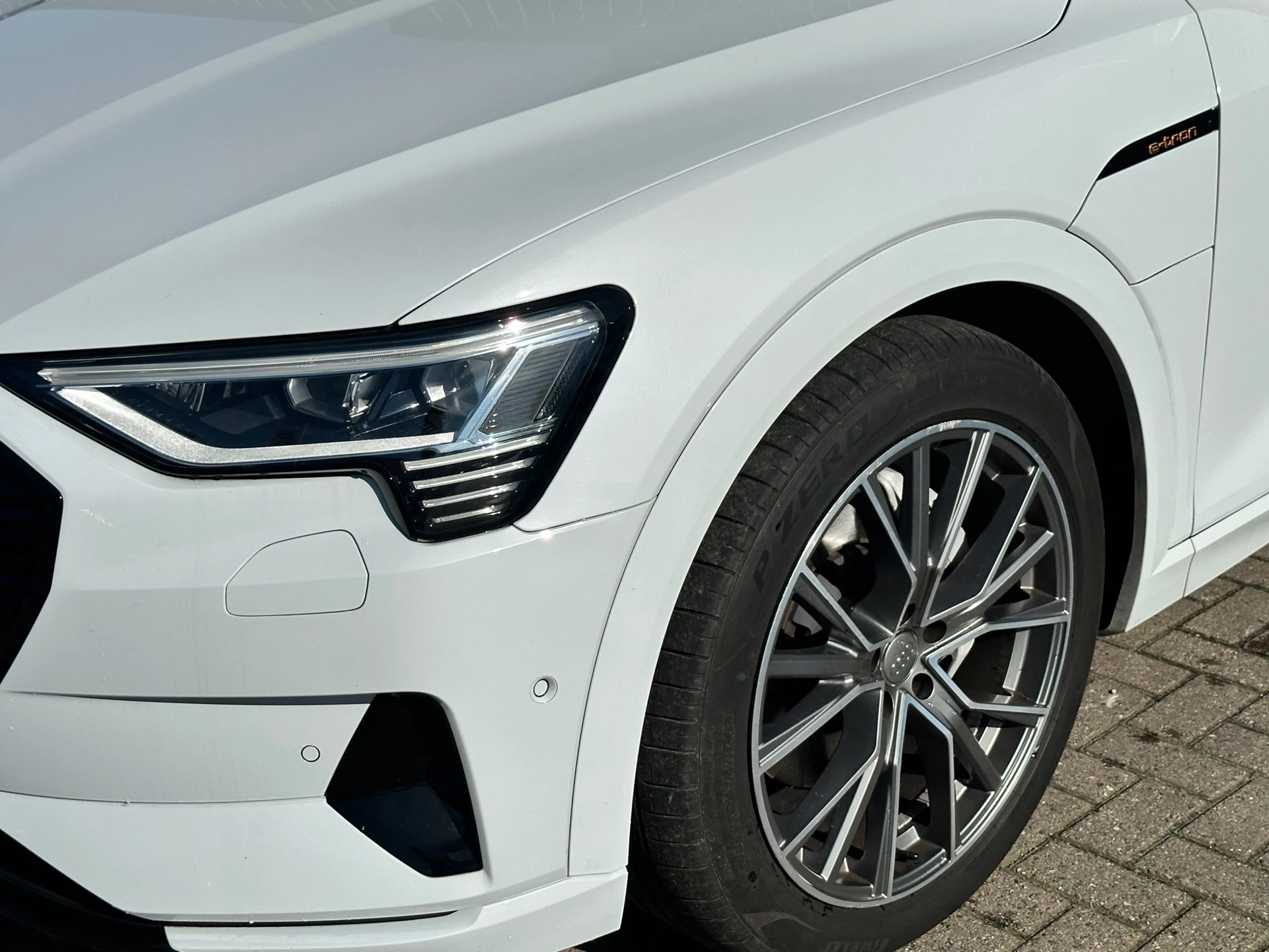 Hoofdafbeelding Audi e-tron