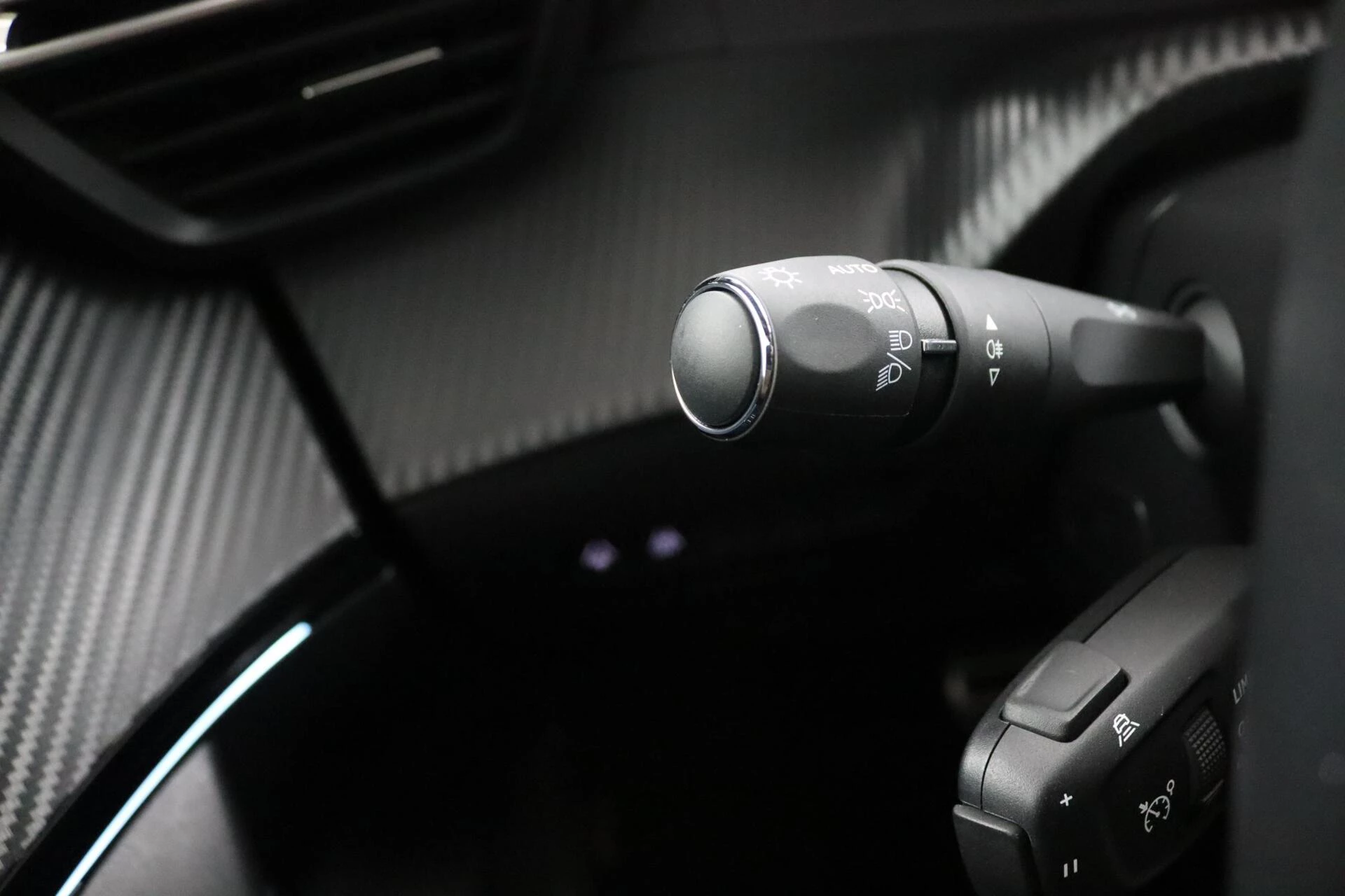 Hoofdafbeelding Peugeot e-2008