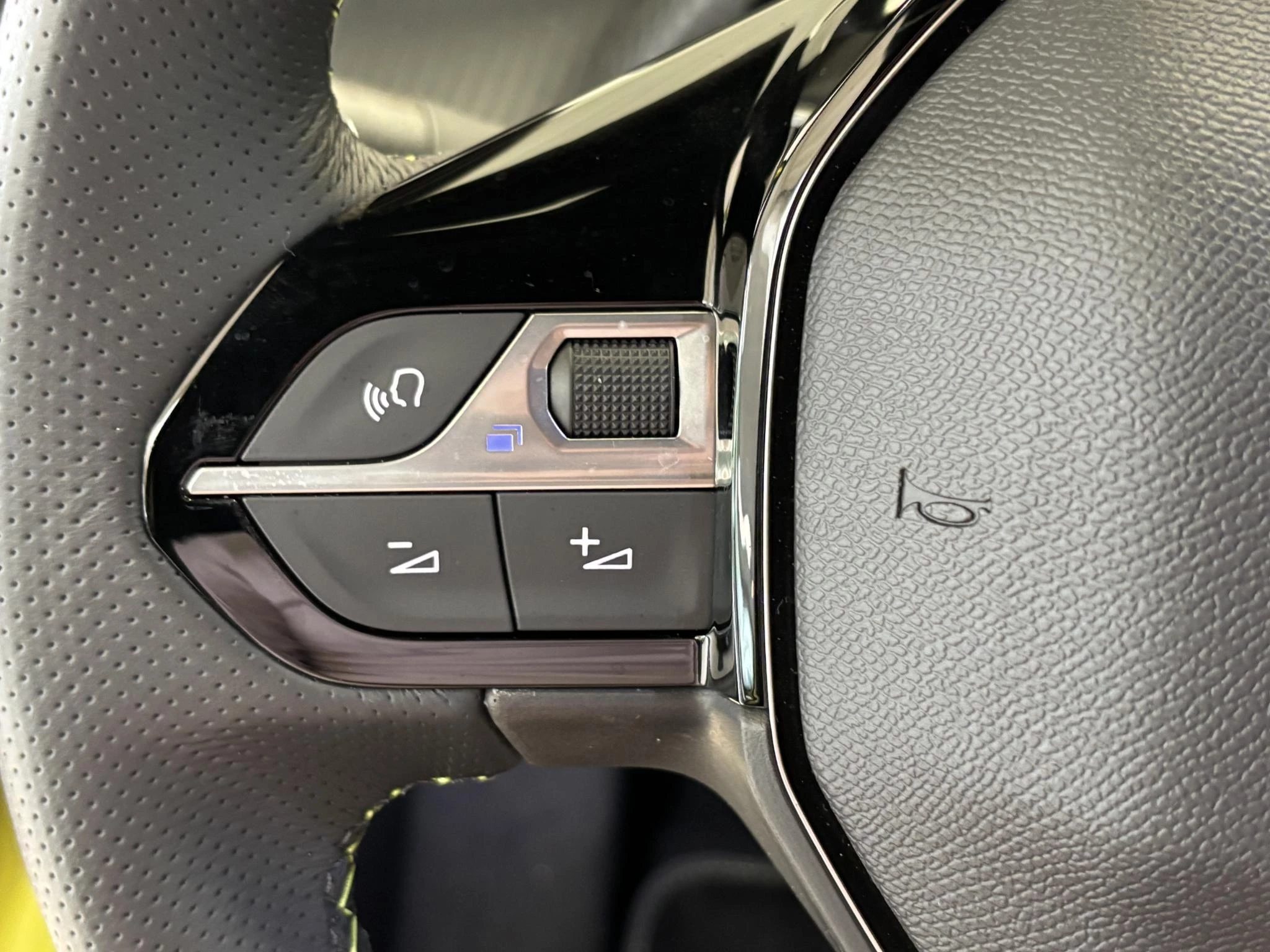 Hoofdafbeelding Peugeot e-208
