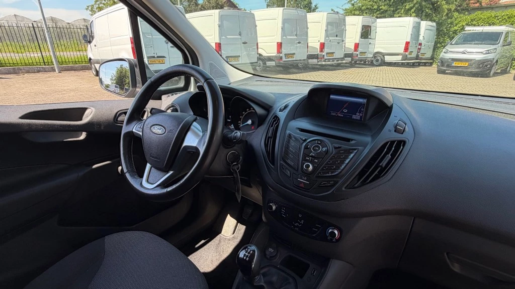 Hoofdafbeelding Ford Transit Courier