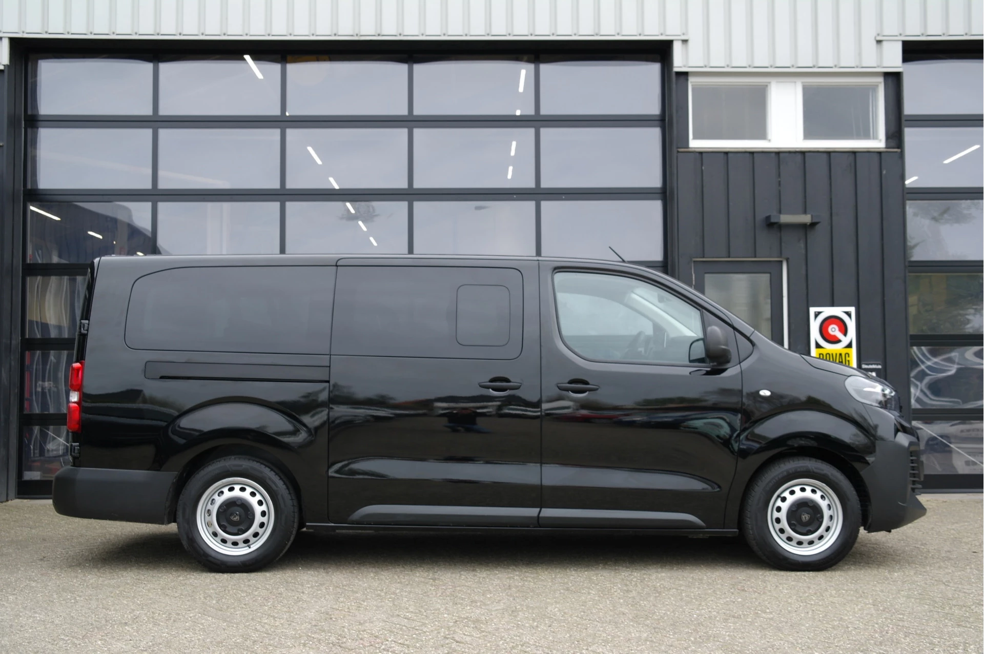 Hoofdafbeelding Peugeot e-Expert