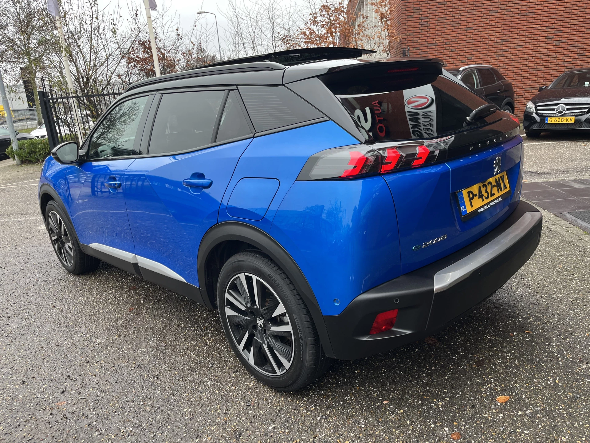 Hoofdafbeelding Peugeot e-2008