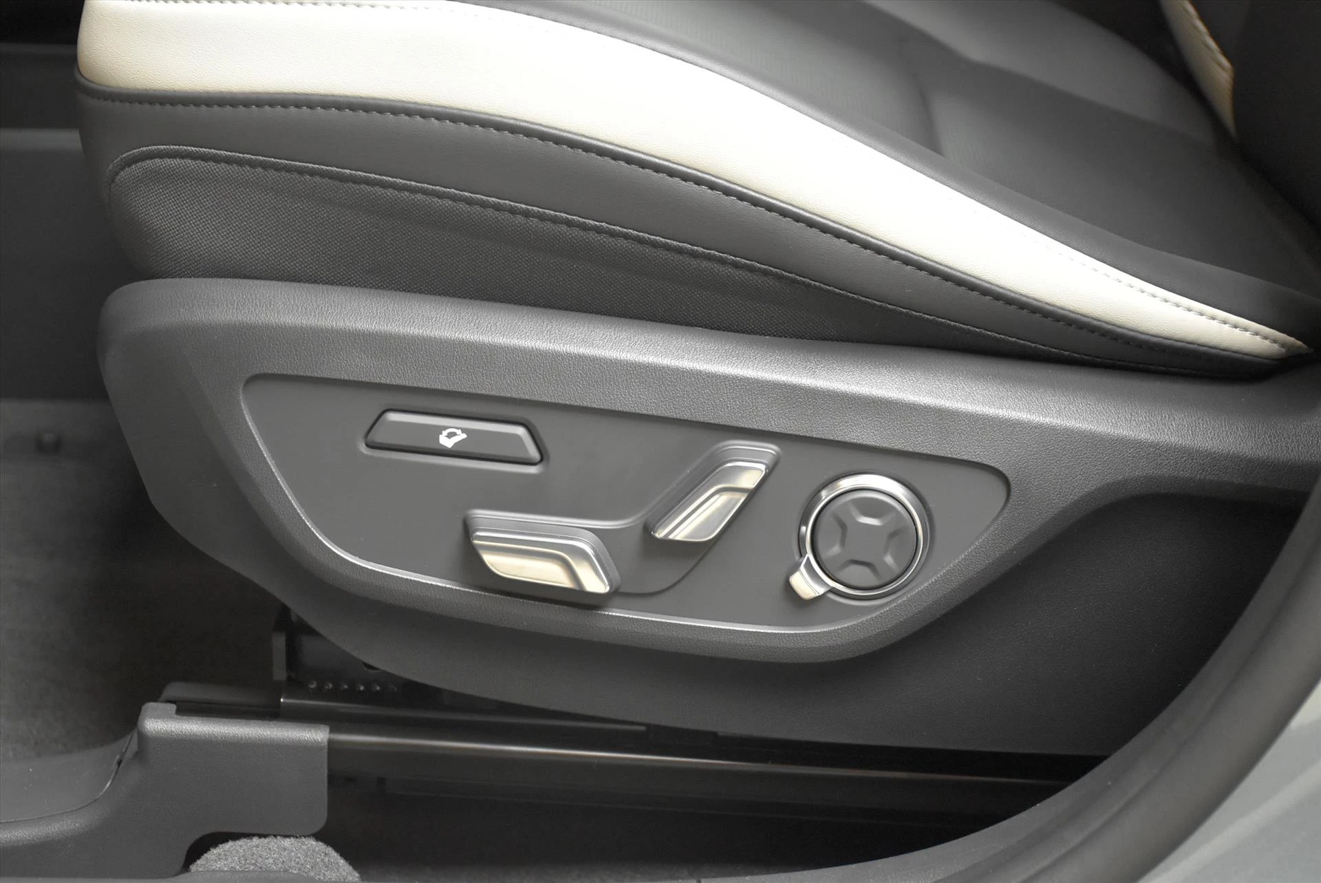 Hoofdafbeelding Kia EV5