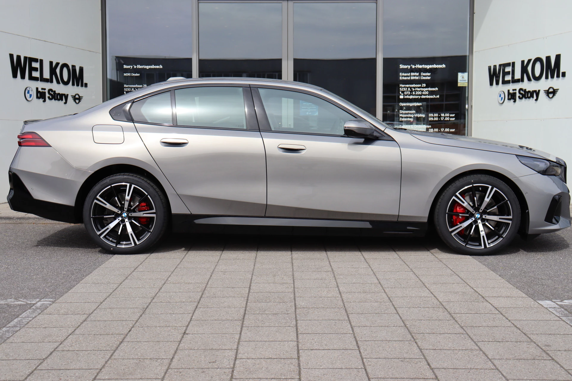 Hoofdafbeelding BMW i5