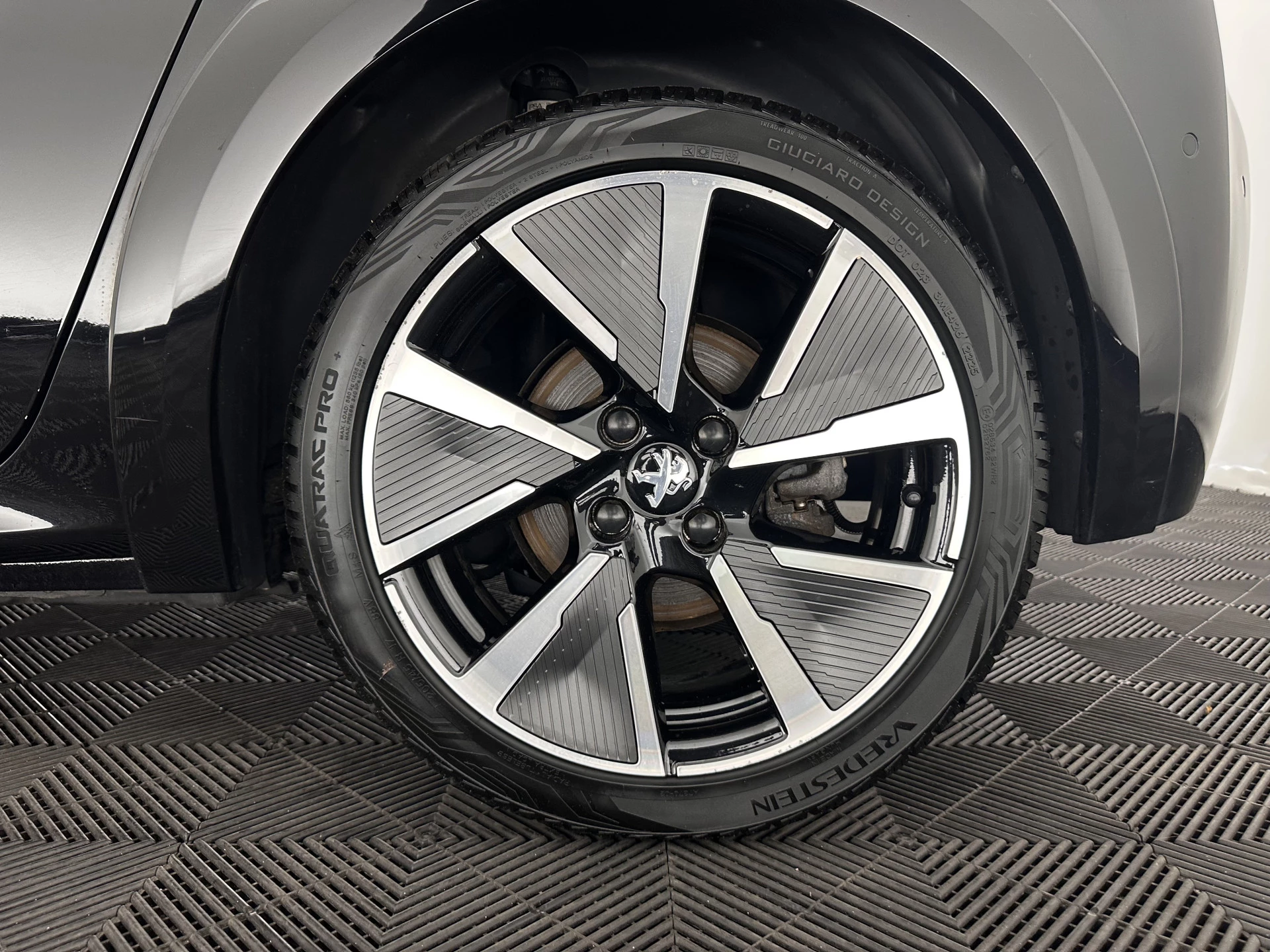 Hoofdafbeelding Peugeot e-208