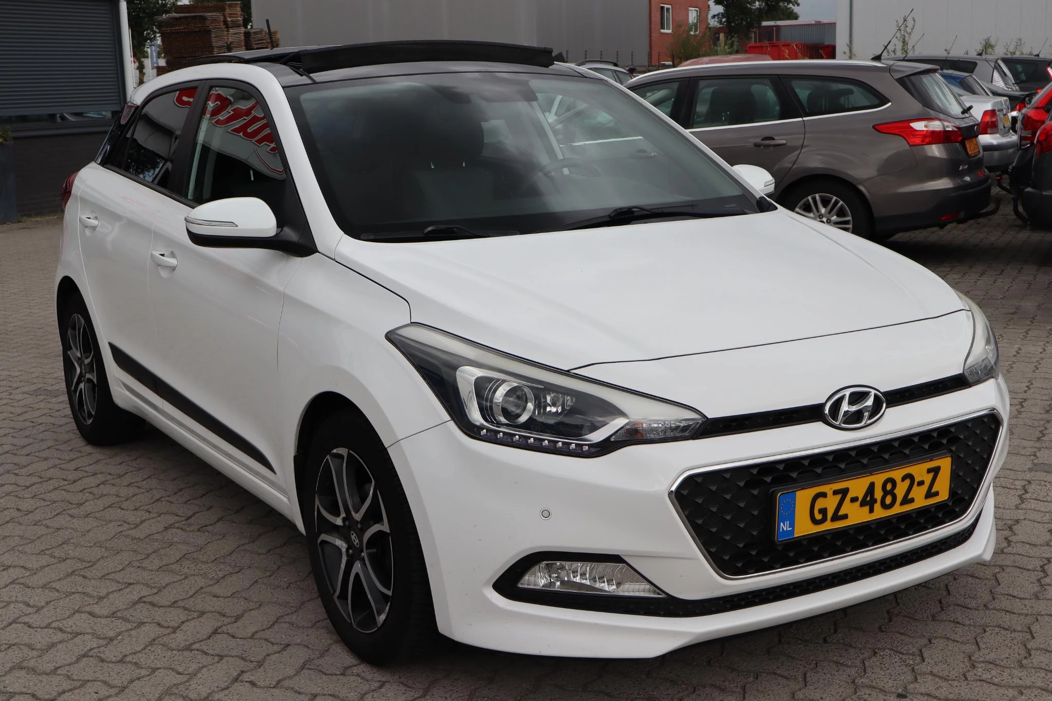 Hoofdafbeelding Hyundai i20