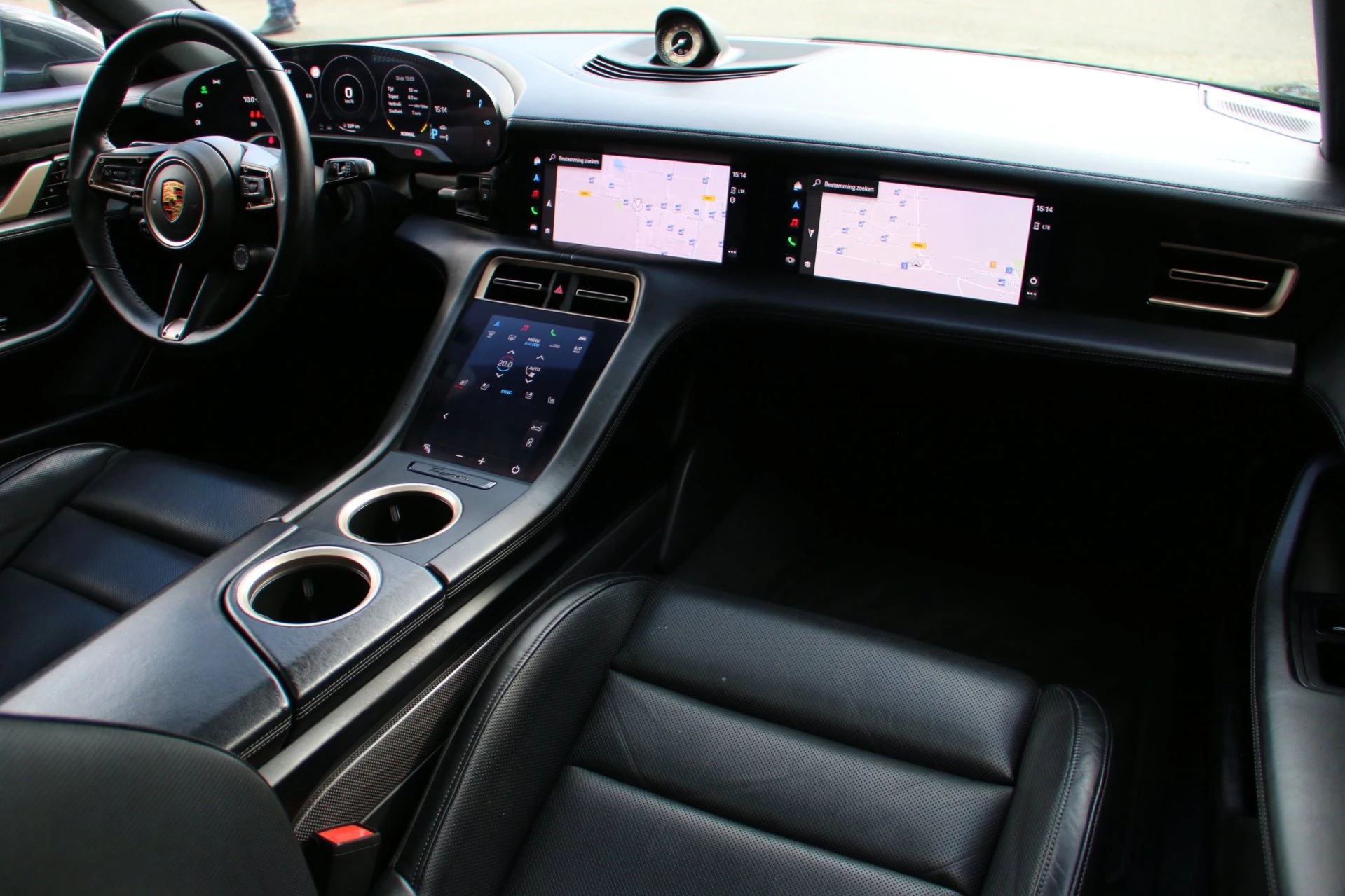 Hoofdafbeelding Porsche Taycan