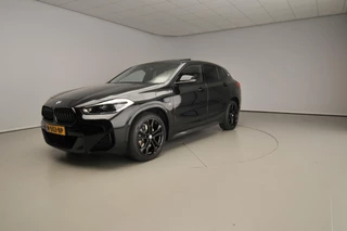 BMW X2 xDrive25e | M-Sportpakket | LED | Navigatie | Schuifdak | Stoelverwarming | Keyles go | DAB | Alu 19 inch
