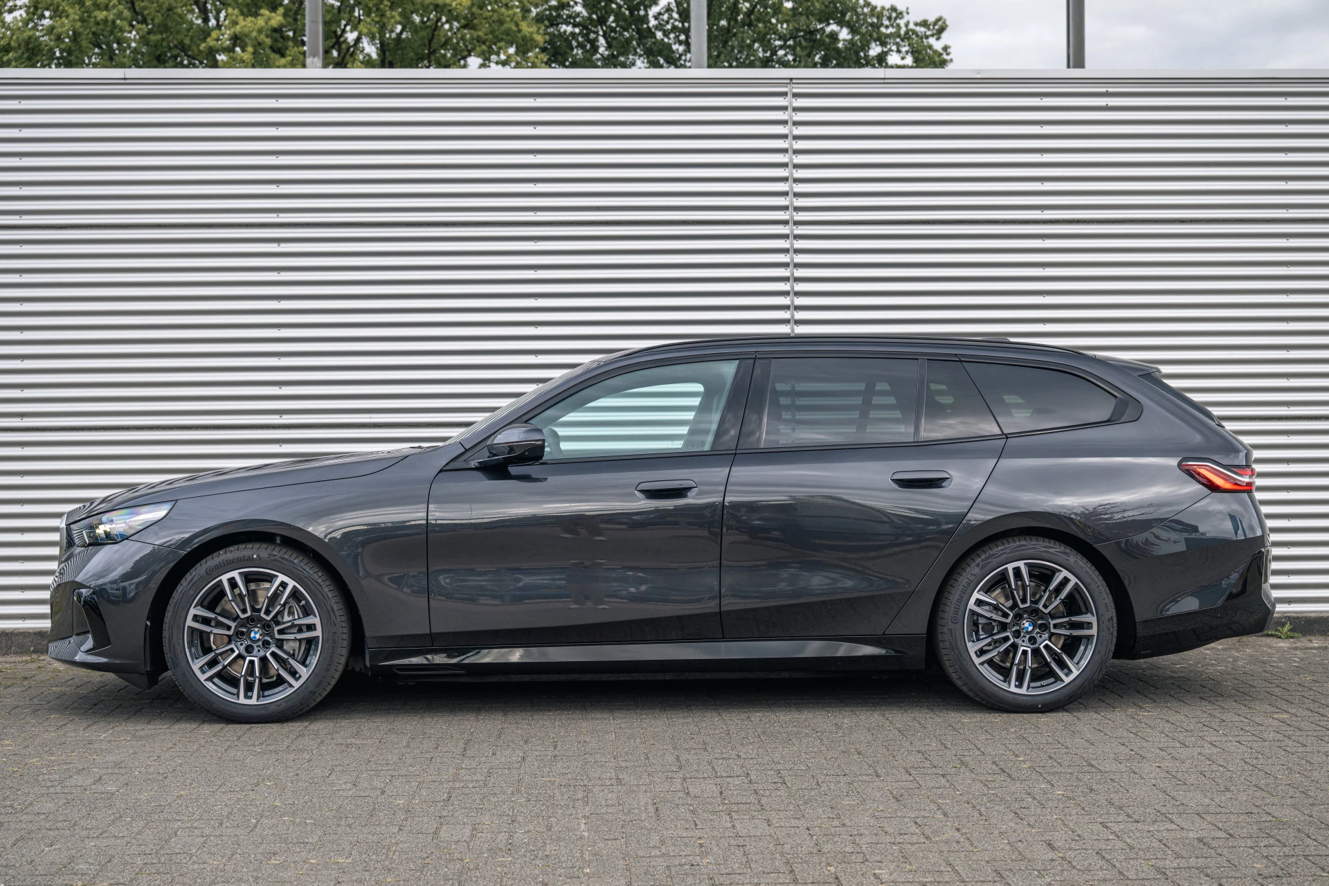 Hoofdafbeelding BMW i5