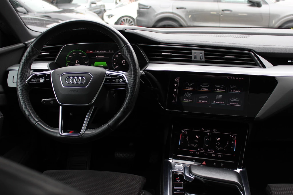 Hoofdafbeelding Audi e-tron