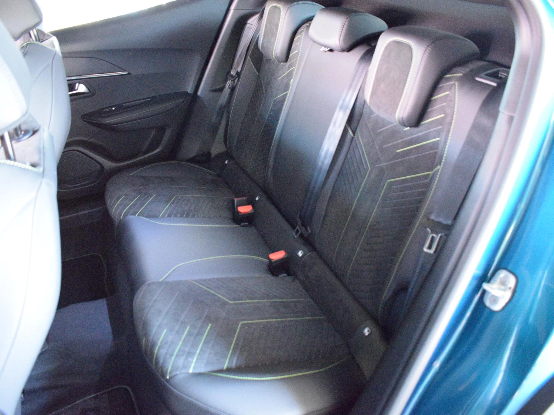 Hoofdafbeelding Peugeot e-2008
