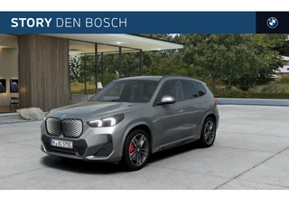 BMW iX1 eDrive20 M Sport / Trekhaak / Panoramadak / Sportstoelen / Comfort Access / Achteruitrijcamera / Adaptieve LED / Harman-Kardon
