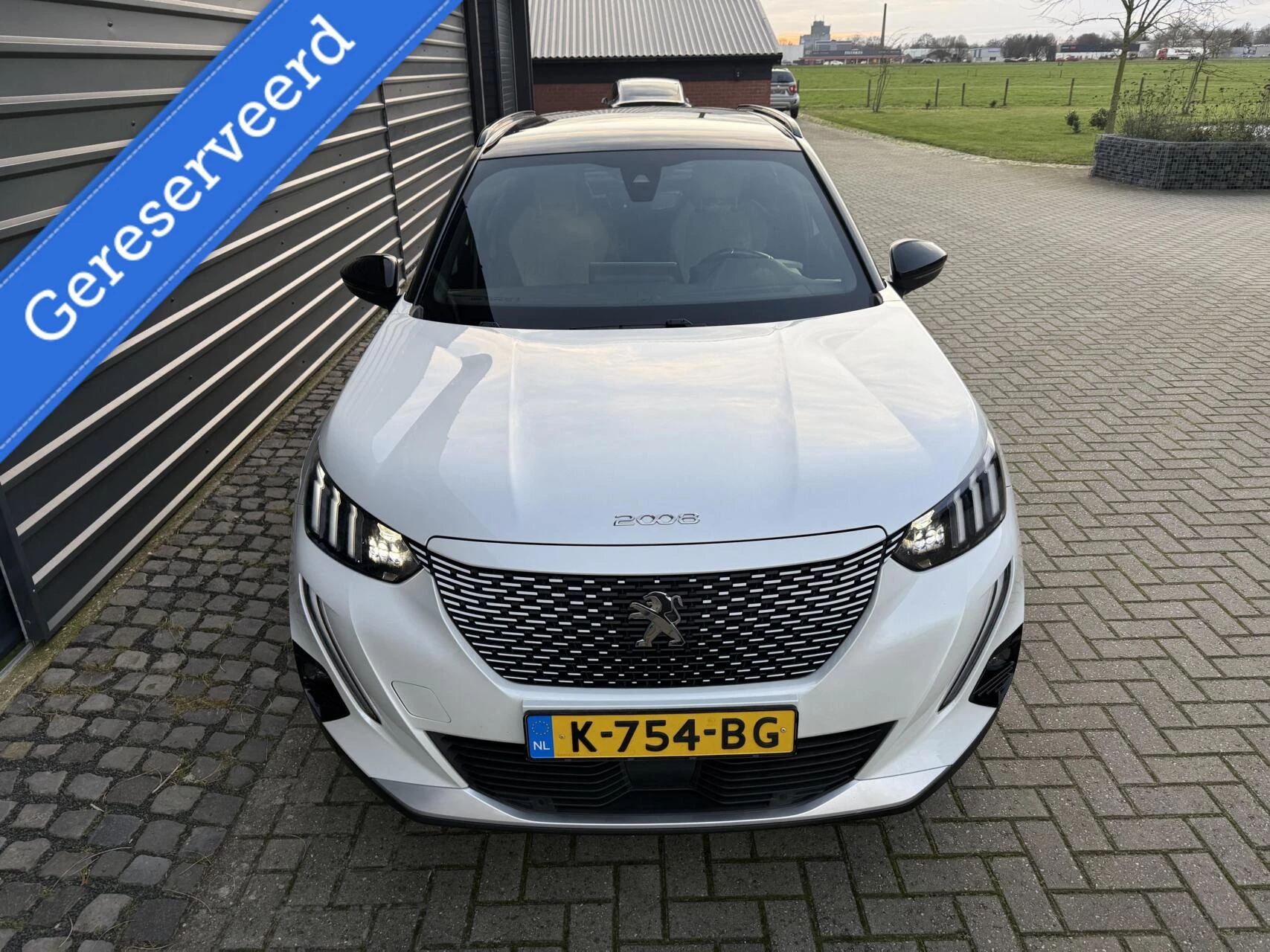 Hoofdafbeelding Peugeot e-2008