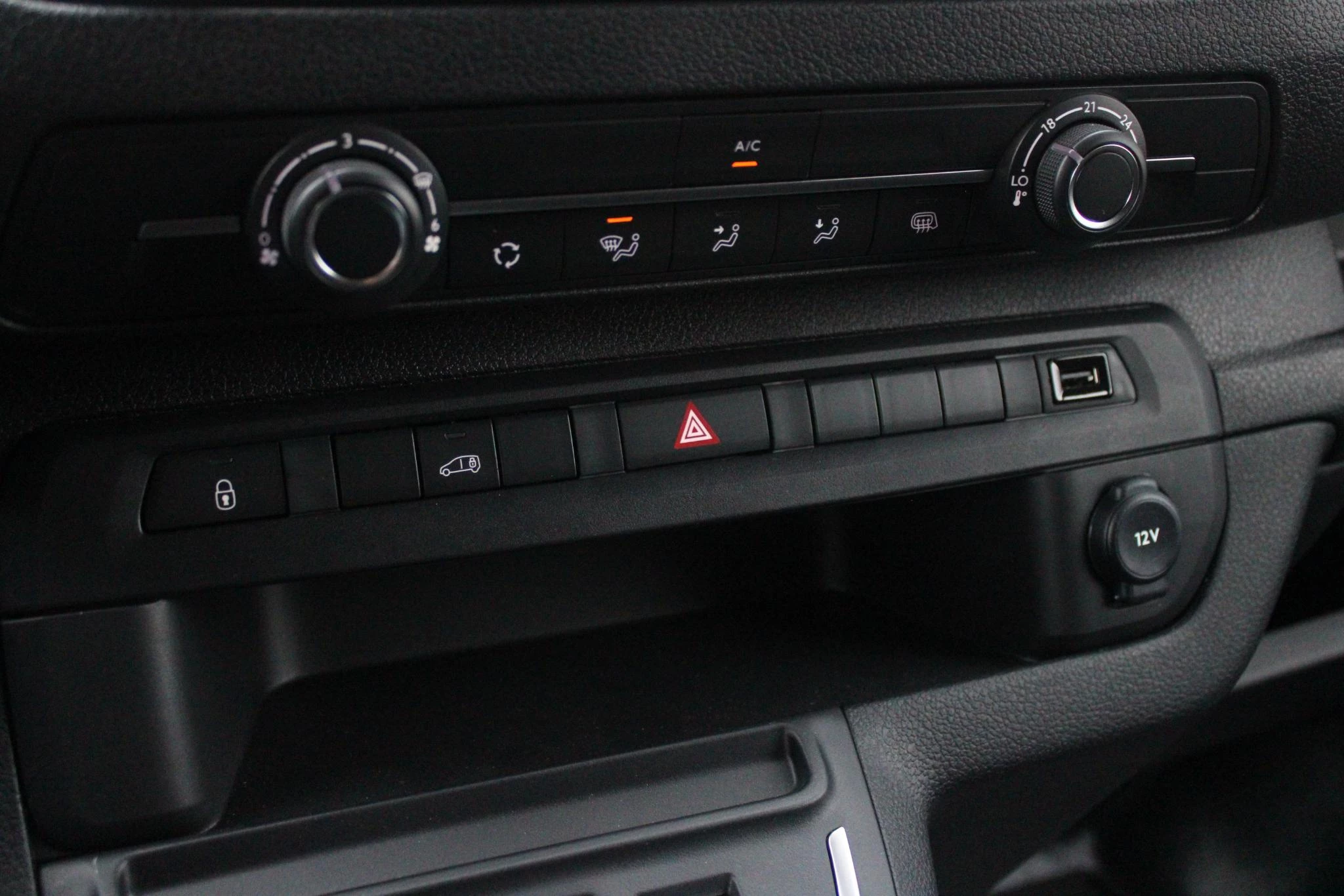 Hoofdafbeelding Peugeot e-Expert