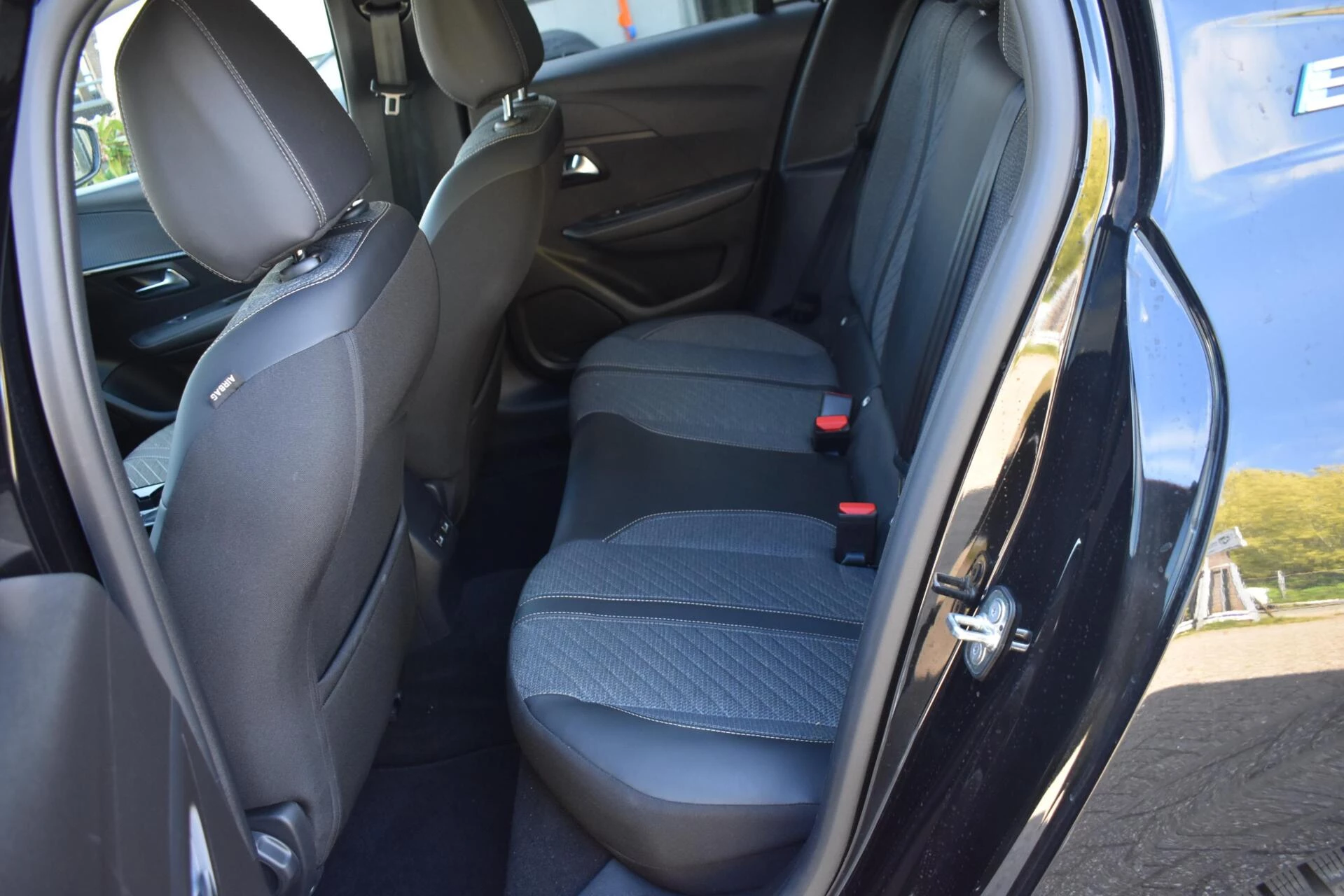 Hoofdafbeelding Peugeot e-208