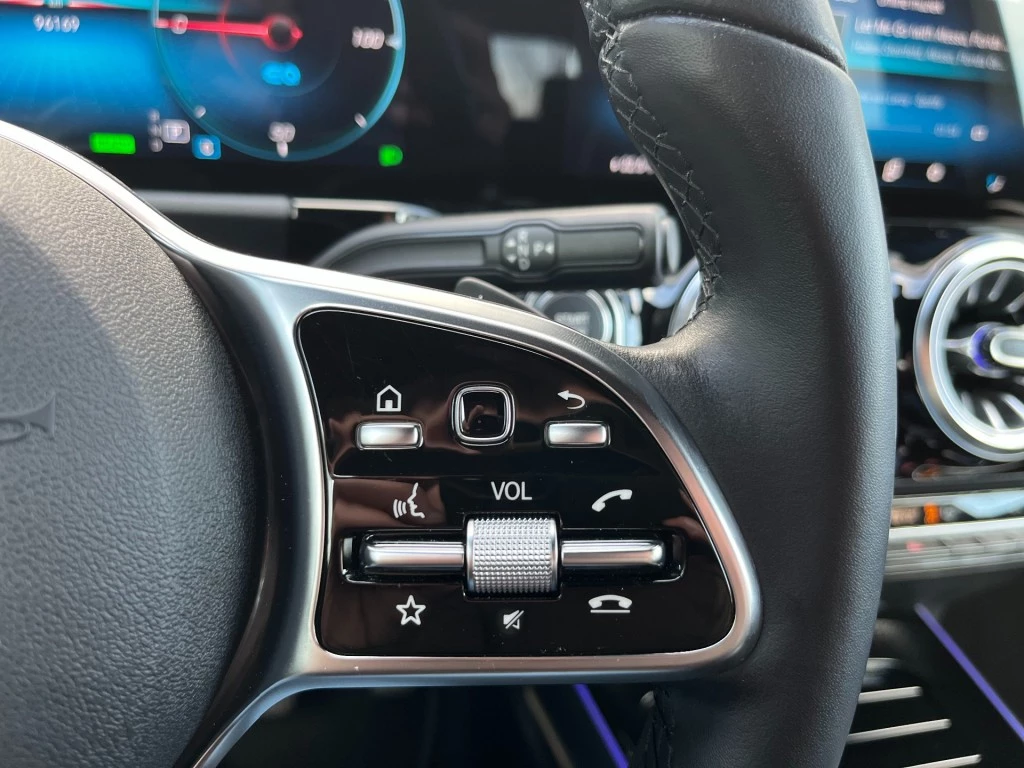 Hoofdafbeelding Mercedes-Benz EQA