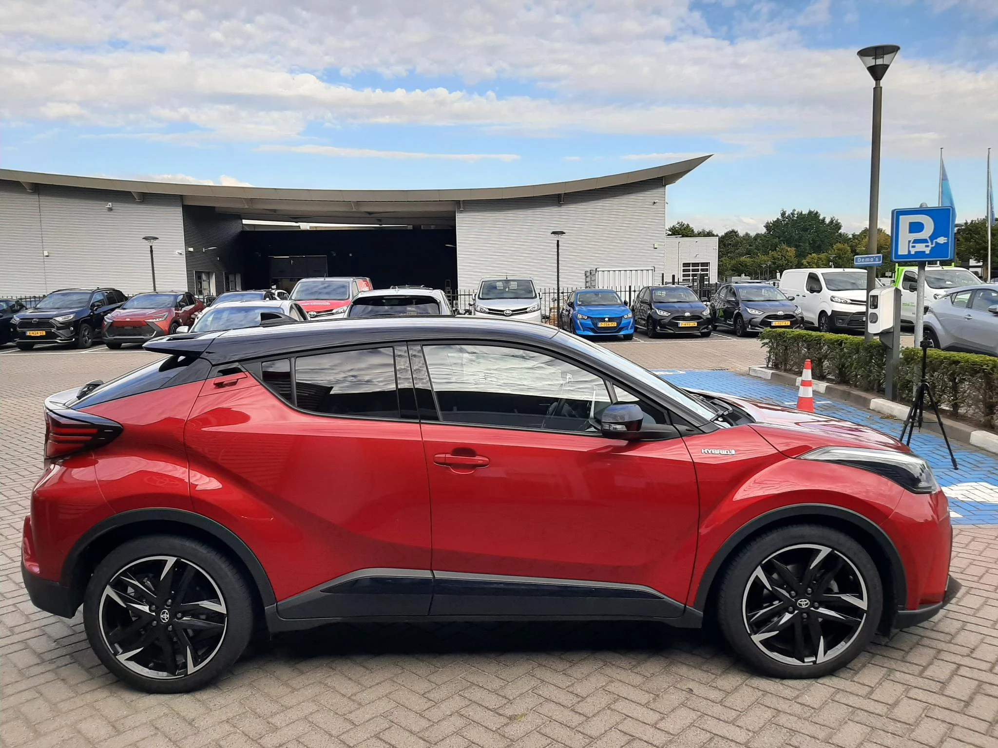 Hoofdafbeelding Toyota C-HR