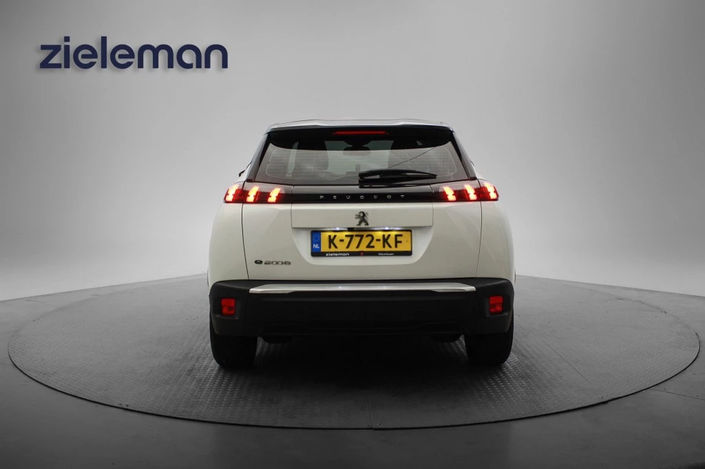 Hoofdafbeelding Peugeot e-2008