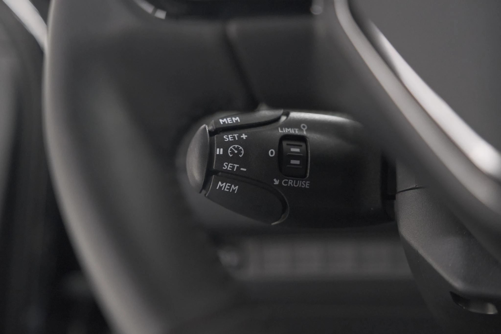 Hoofdafbeelding Peugeot e-2008