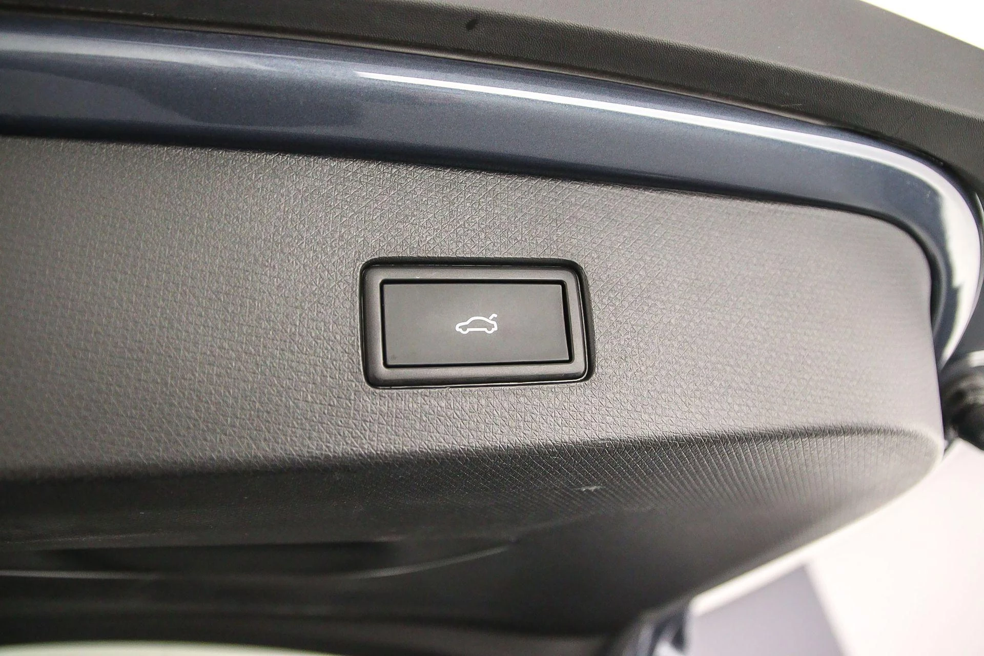 Hoofdafbeelding CUPRA Tavascan