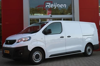 Hoofdafbeelding Peugeot e-Expert Peugeot e-Expert LONG (L3) 136PK 75 kWh 3-FASE | SCHUIFDEUREN LINKS EN RECHTS | NAVIGATIE 10" TOUCHSCREEN | ACHTERUITRIJ CAMERA | APPLE CARPLAY/ANDROID AUTO | PARKEERSENSOREN | CRUISE CONTROL | DAB+ RADIO | 3-ZITS | LAADRUIMTE PAKKET | PACK MODUWORK |