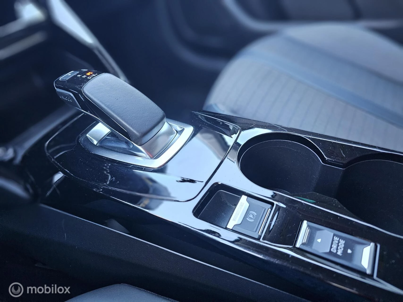 Hoofdafbeelding Peugeot e-208