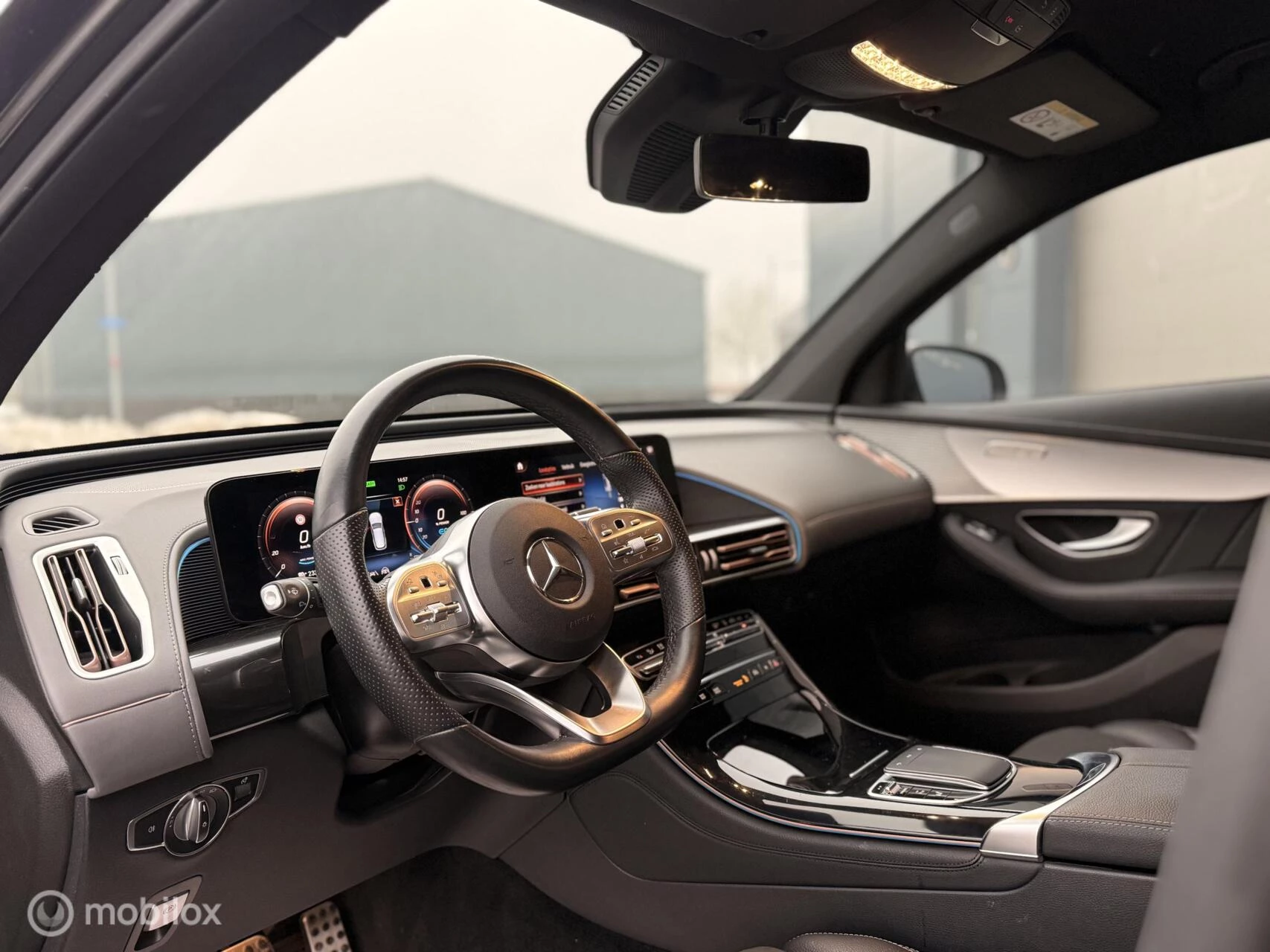 Hoofdafbeelding Mercedes-Benz EQC