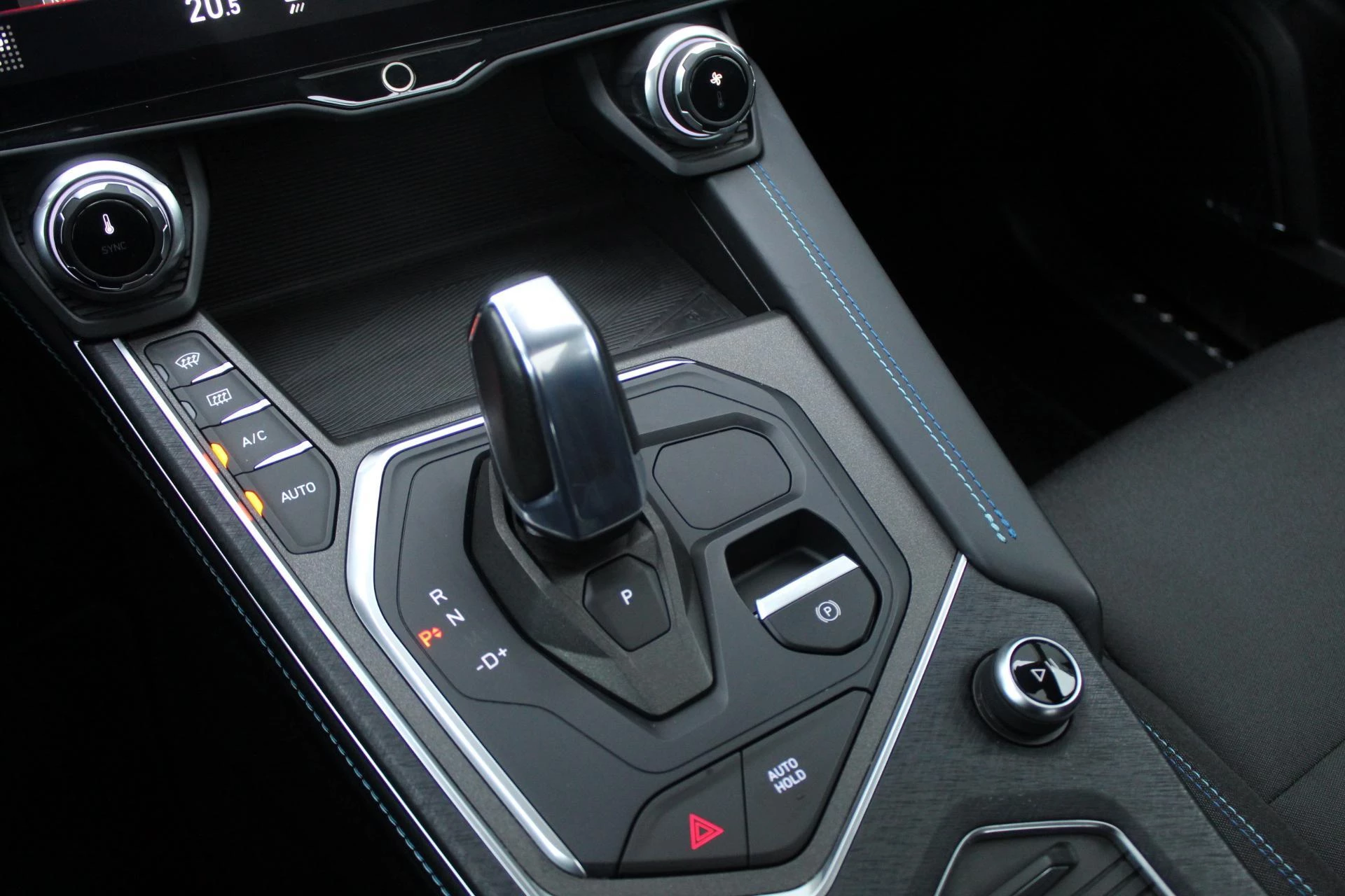 Hoofdafbeelding Lynk & Co 01