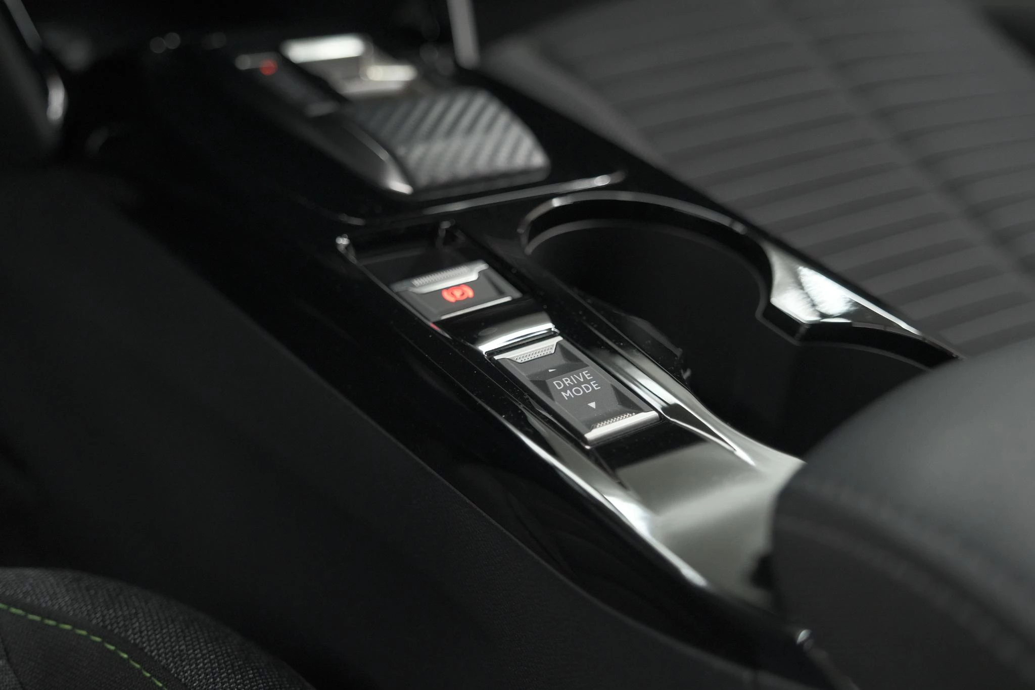 Hoofdafbeelding Peugeot e-2008