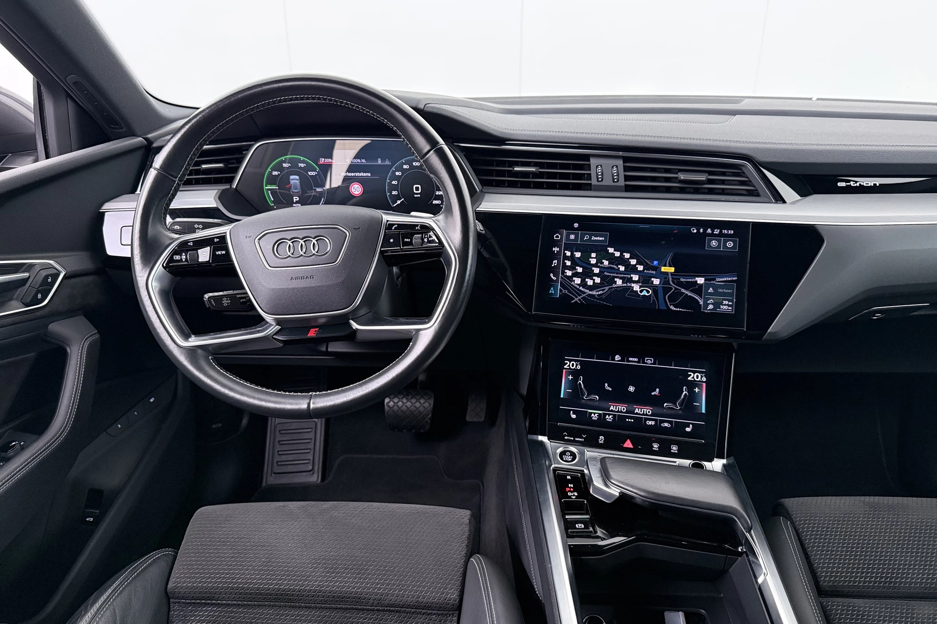 Hoofdafbeelding Audi e-tron