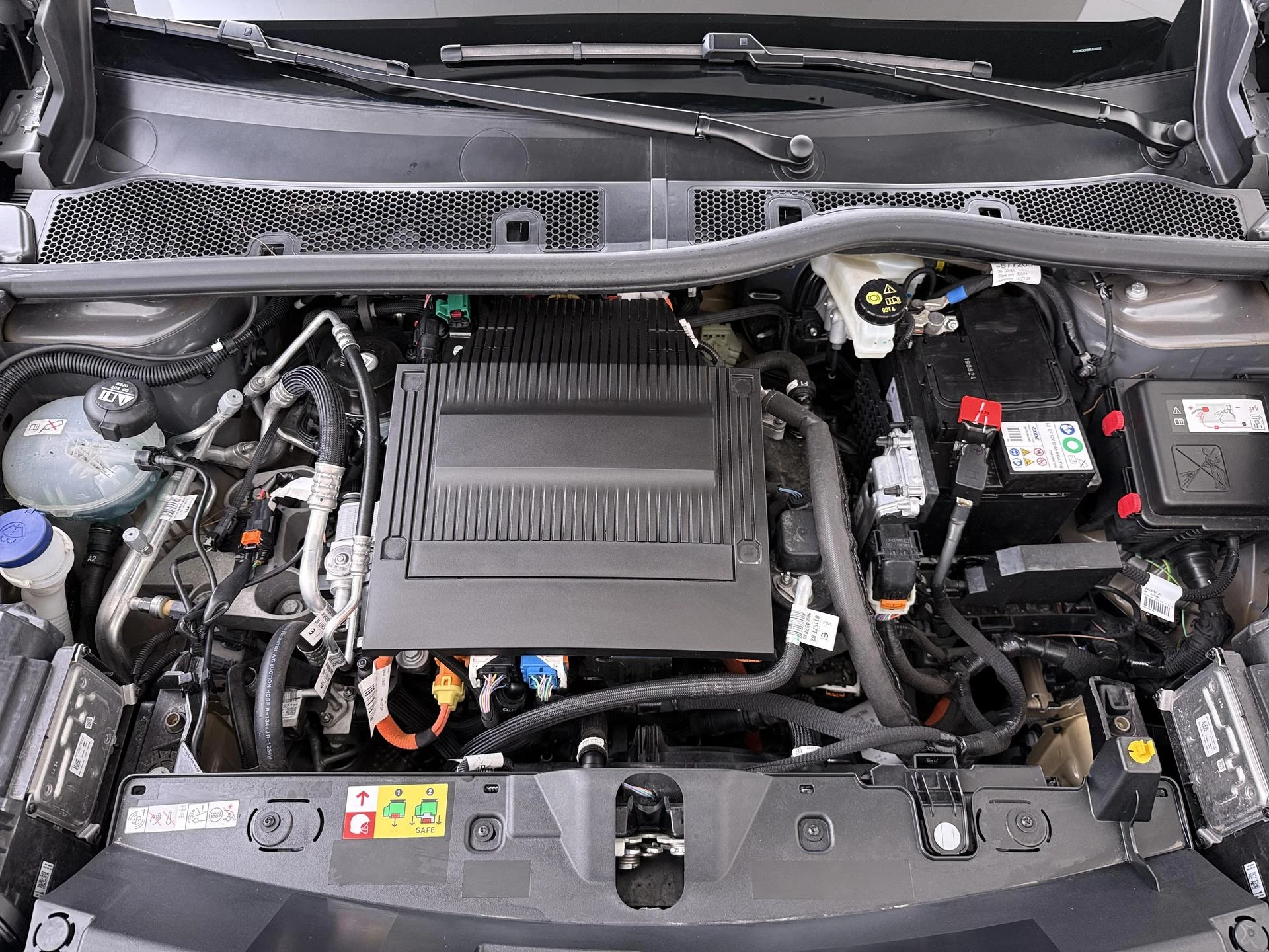 Hoofdafbeelding Peugeot e-2008