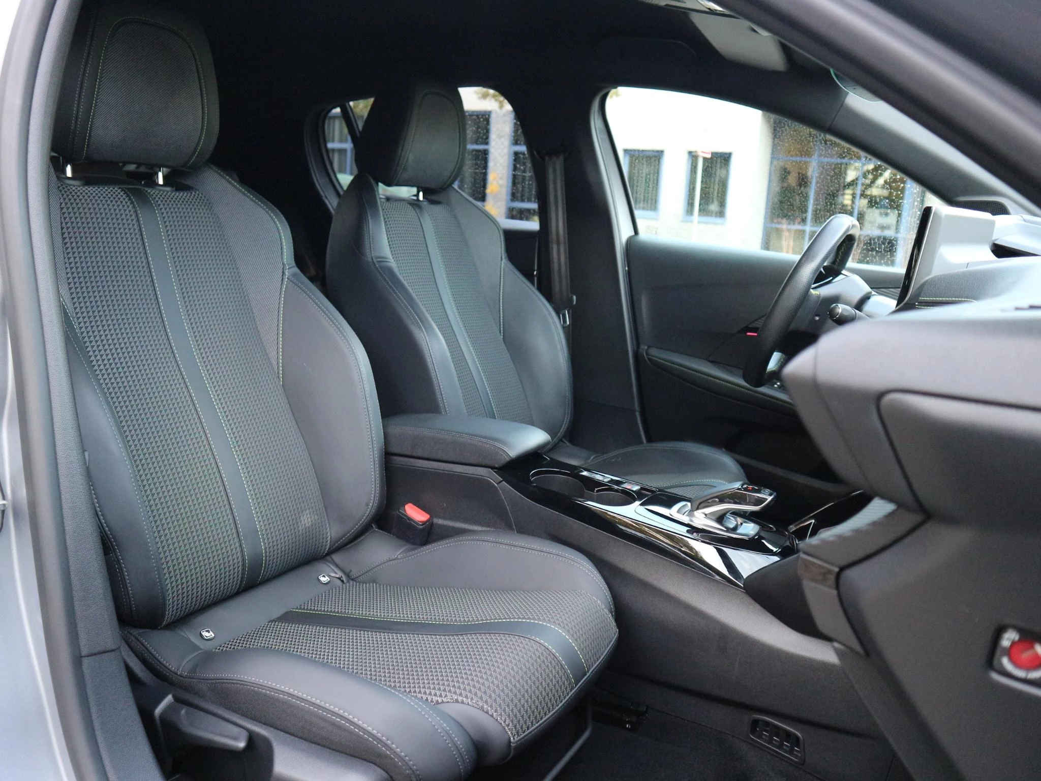 Hoofdafbeelding Peugeot e-208