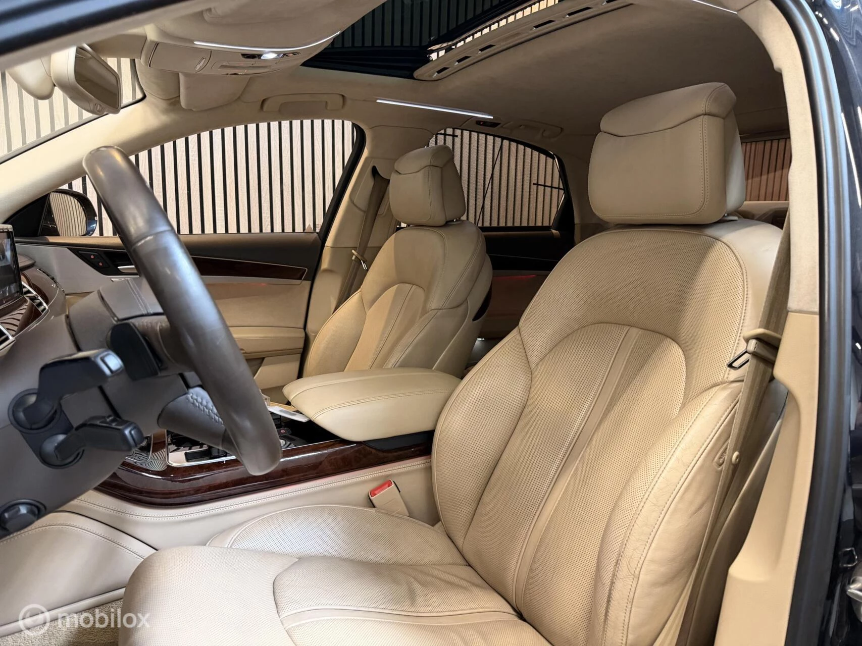 Hoofdafbeelding Audi A8