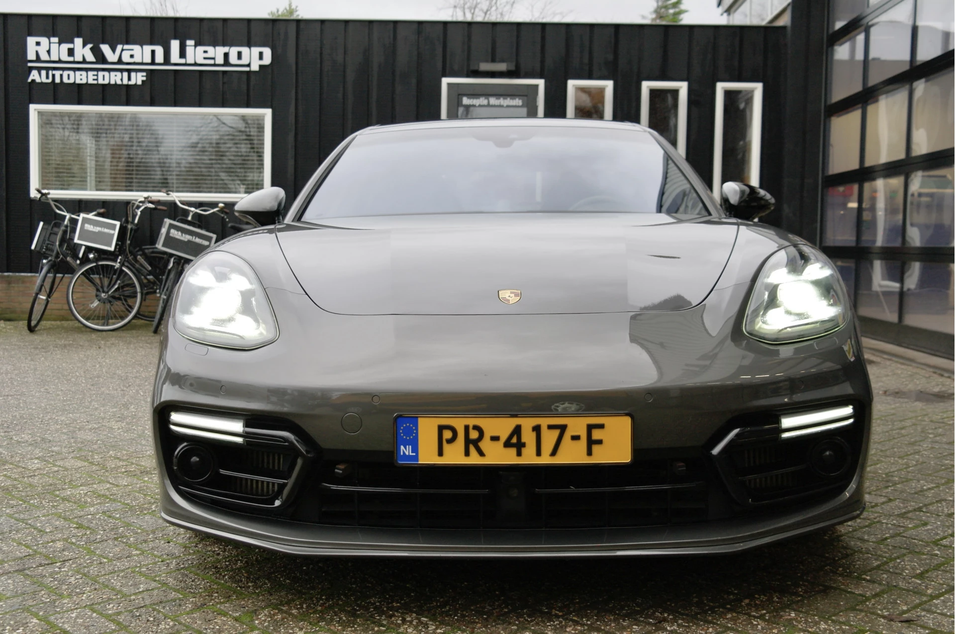 Hoofdafbeelding Porsche Panamera