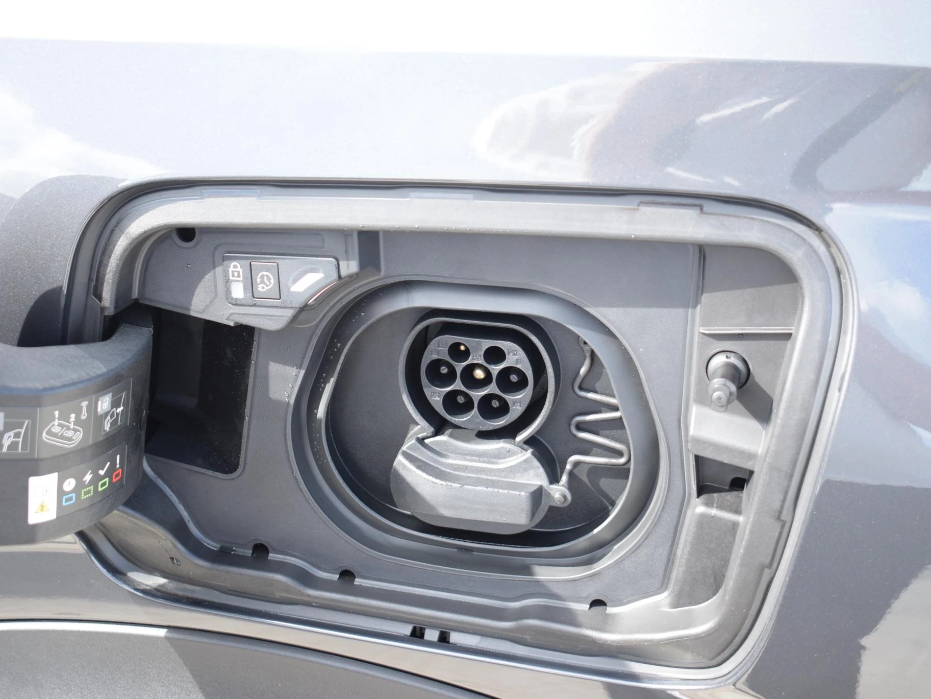 Hoofdafbeelding Peugeot e-3008