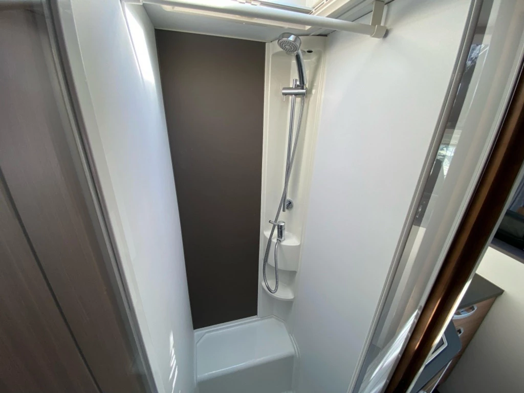 Hoofdafbeelding Adria Coral 670 Sl 2.2 140pk Enkele Bedden 202