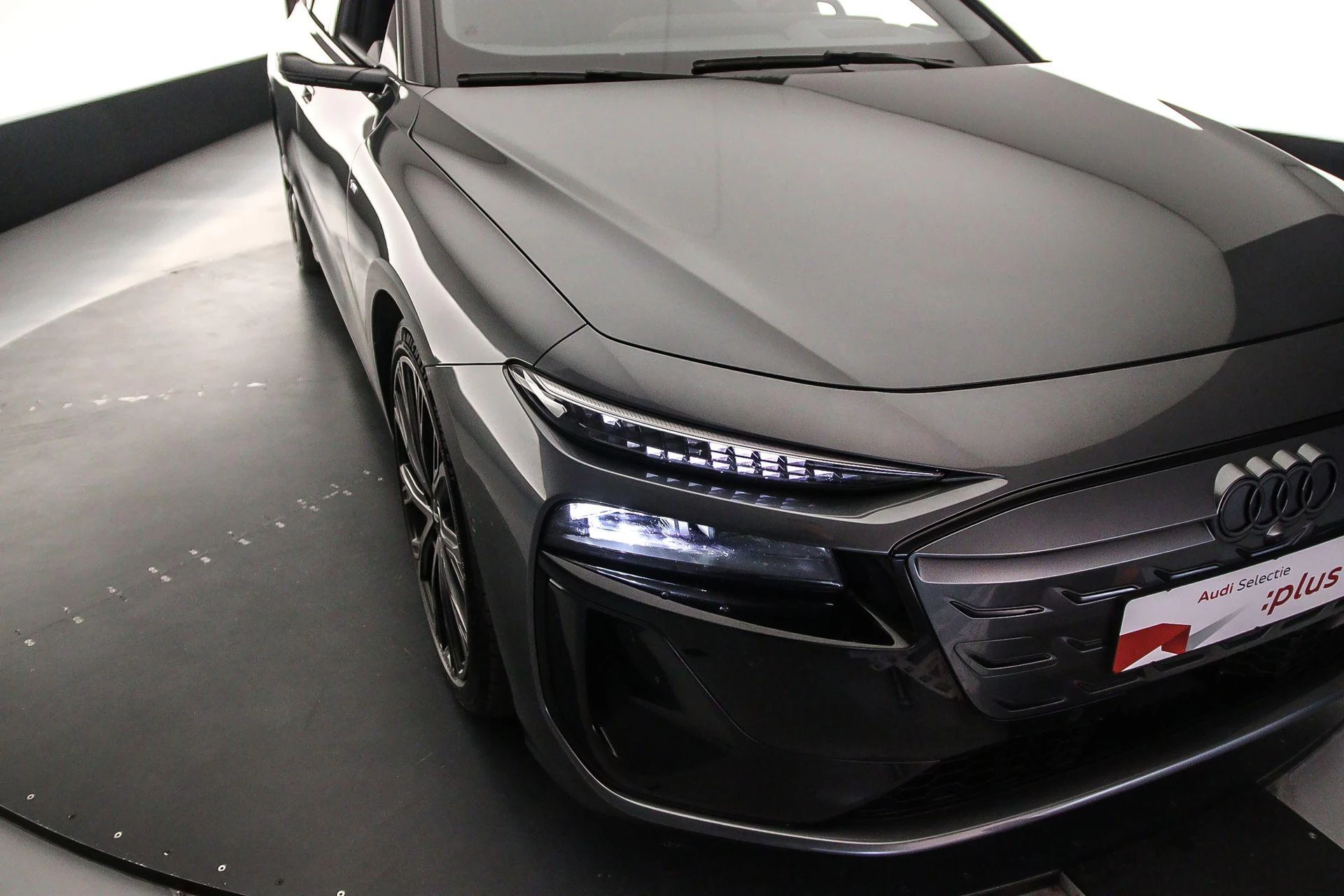 Hoofdafbeelding Audi A6 Avant e-tron