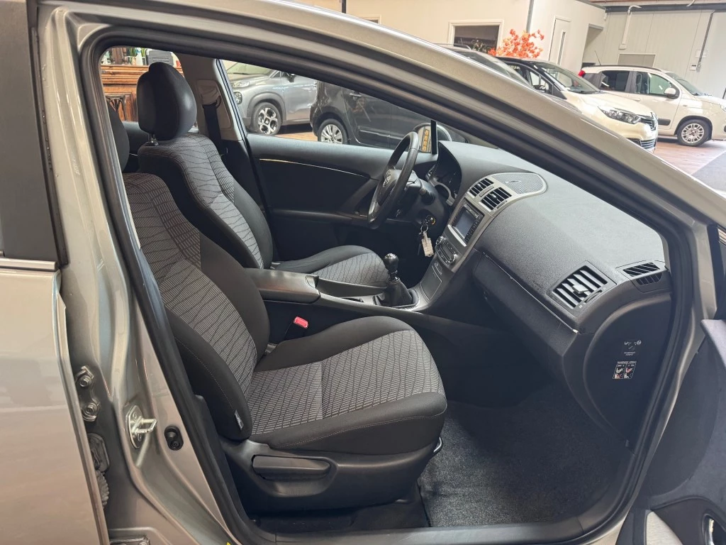 Hoofdafbeelding Toyota Avensis