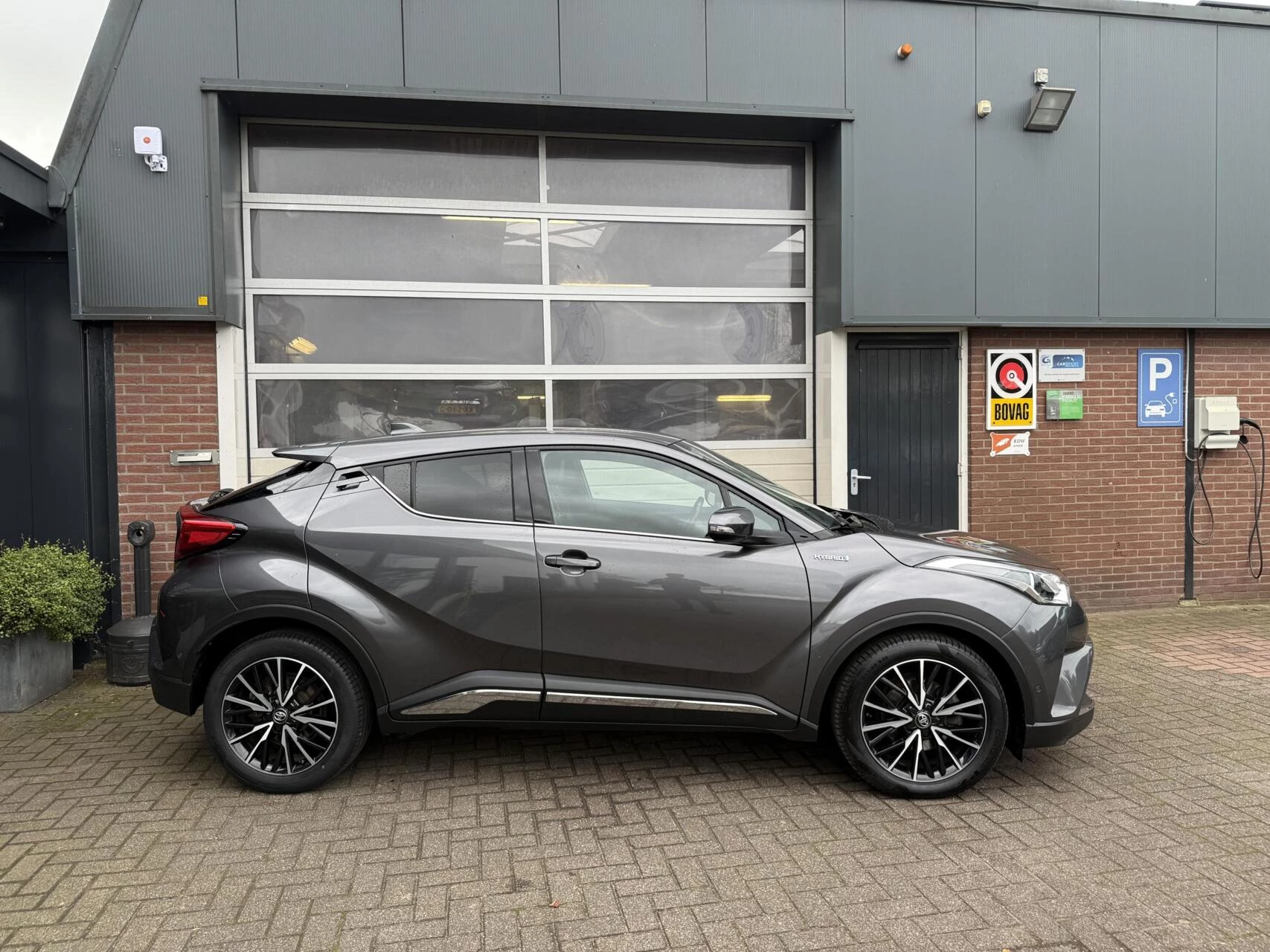 Hoofdafbeelding Toyota C-HR