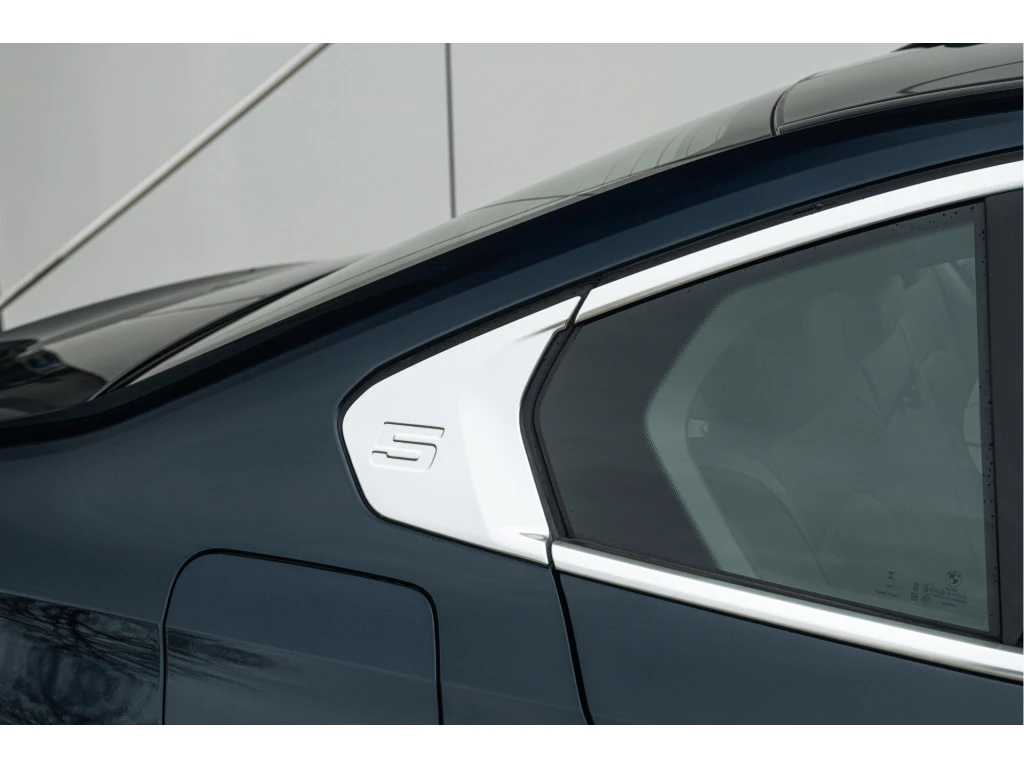 Hoofdafbeelding BMW i5