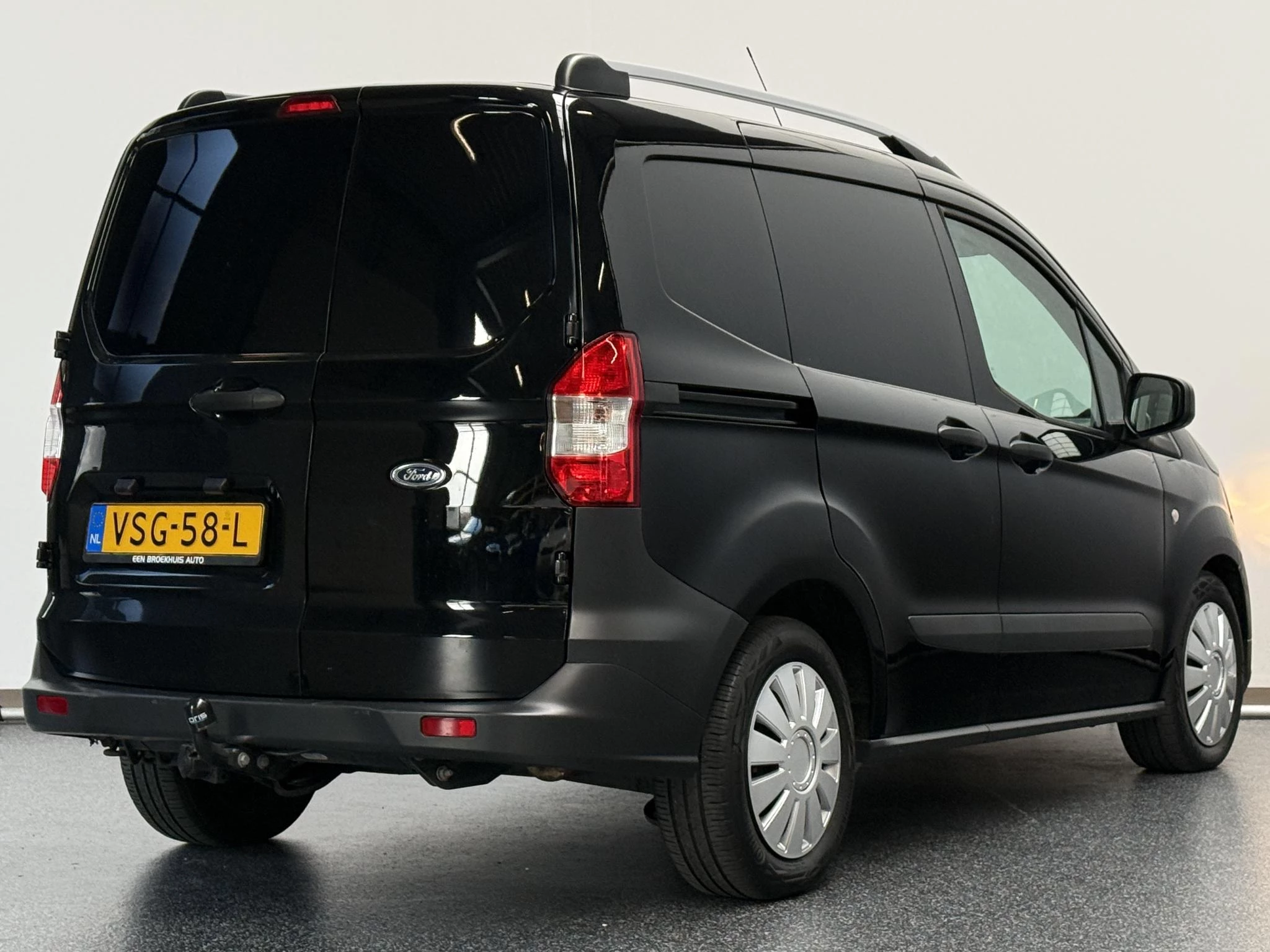 Hoofdafbeelding Ford Transit Courier