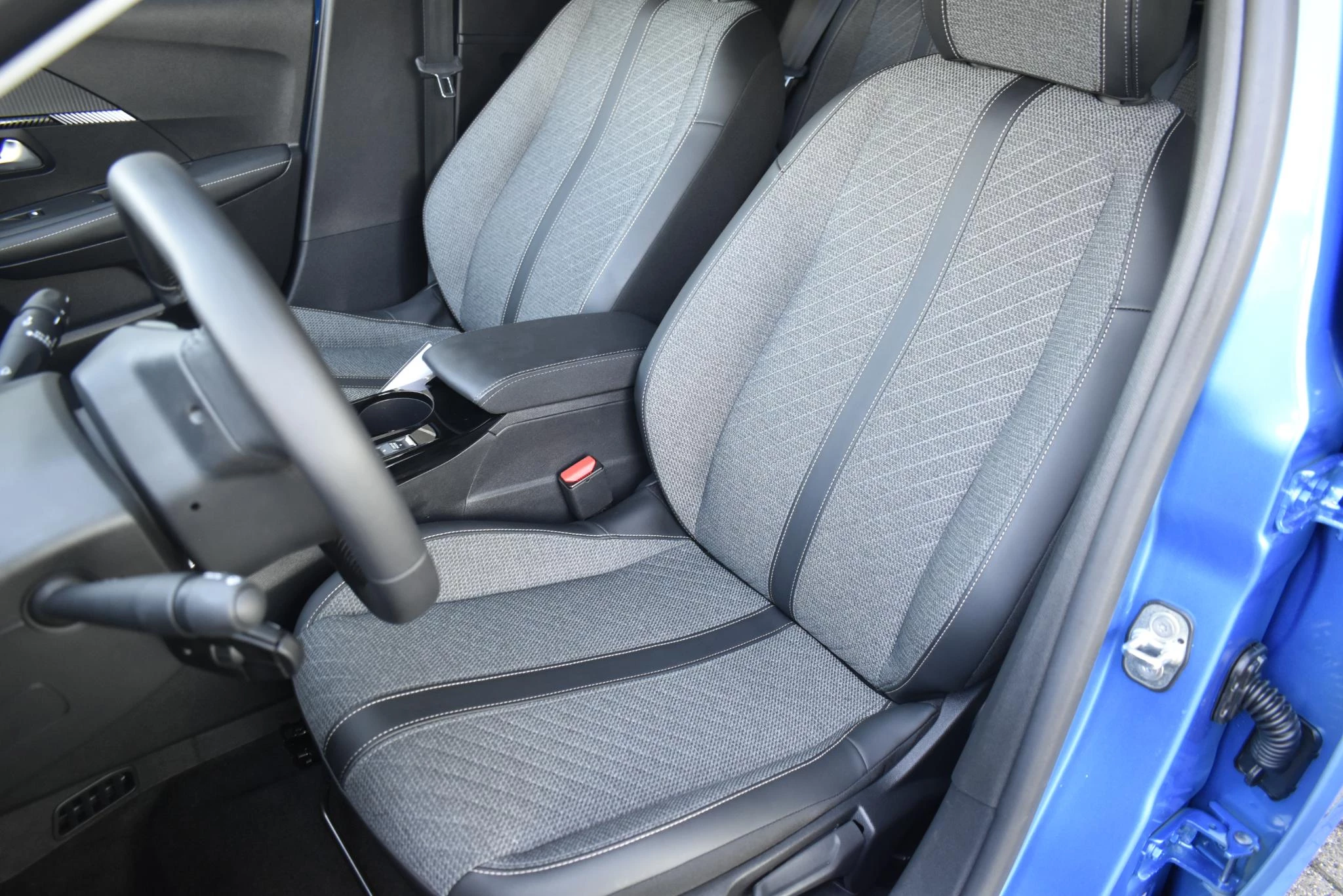 Hoofdafbeelding Peugeot e-208
