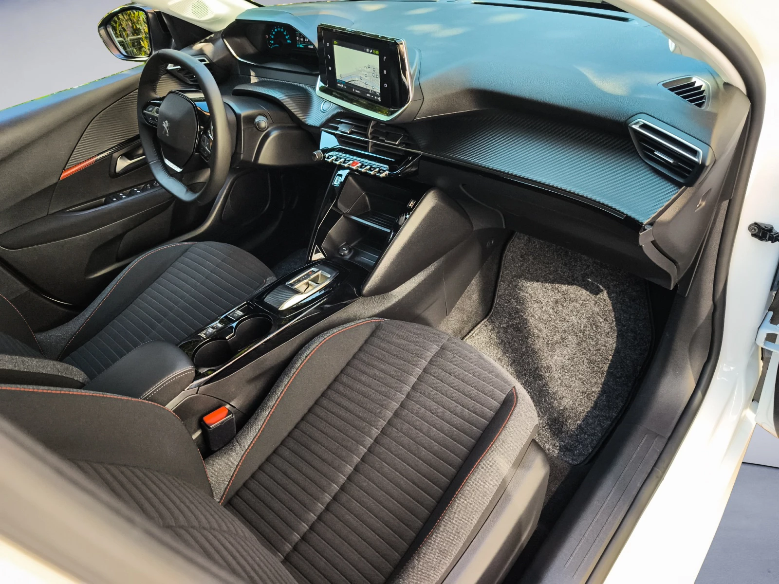 Hoofdafbeelding Peugeot e-208