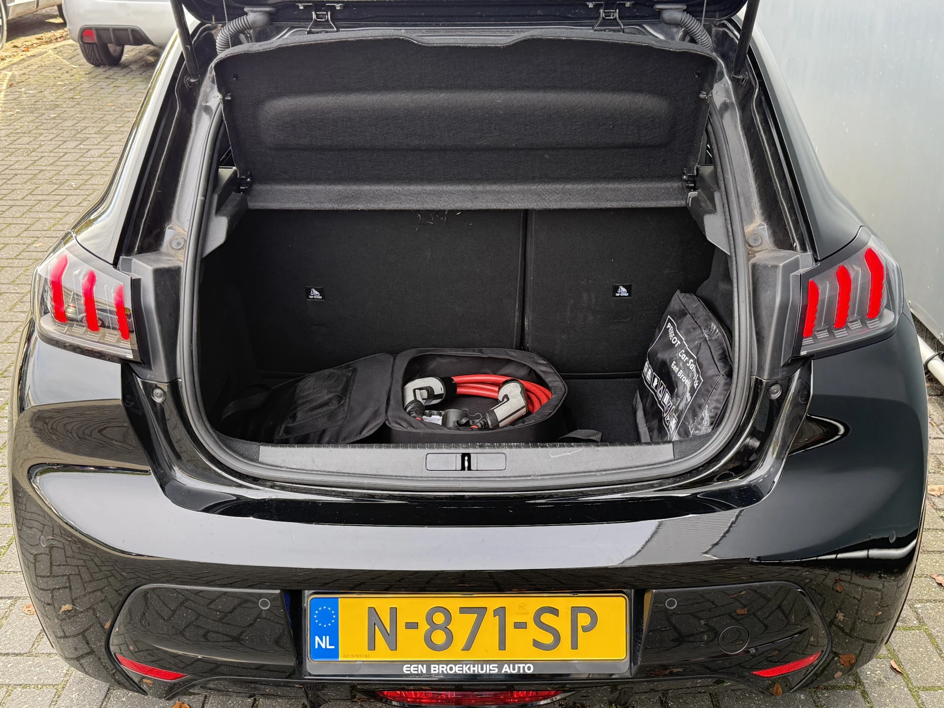 Hoofdafbeelding Peugeot e-208