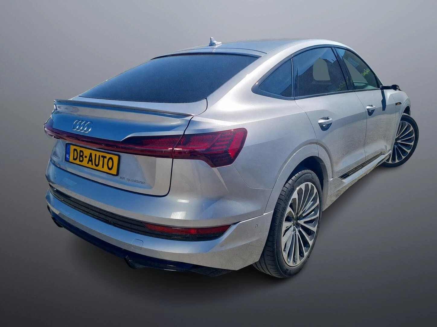 Hoofdafbeelding Audi e-tron