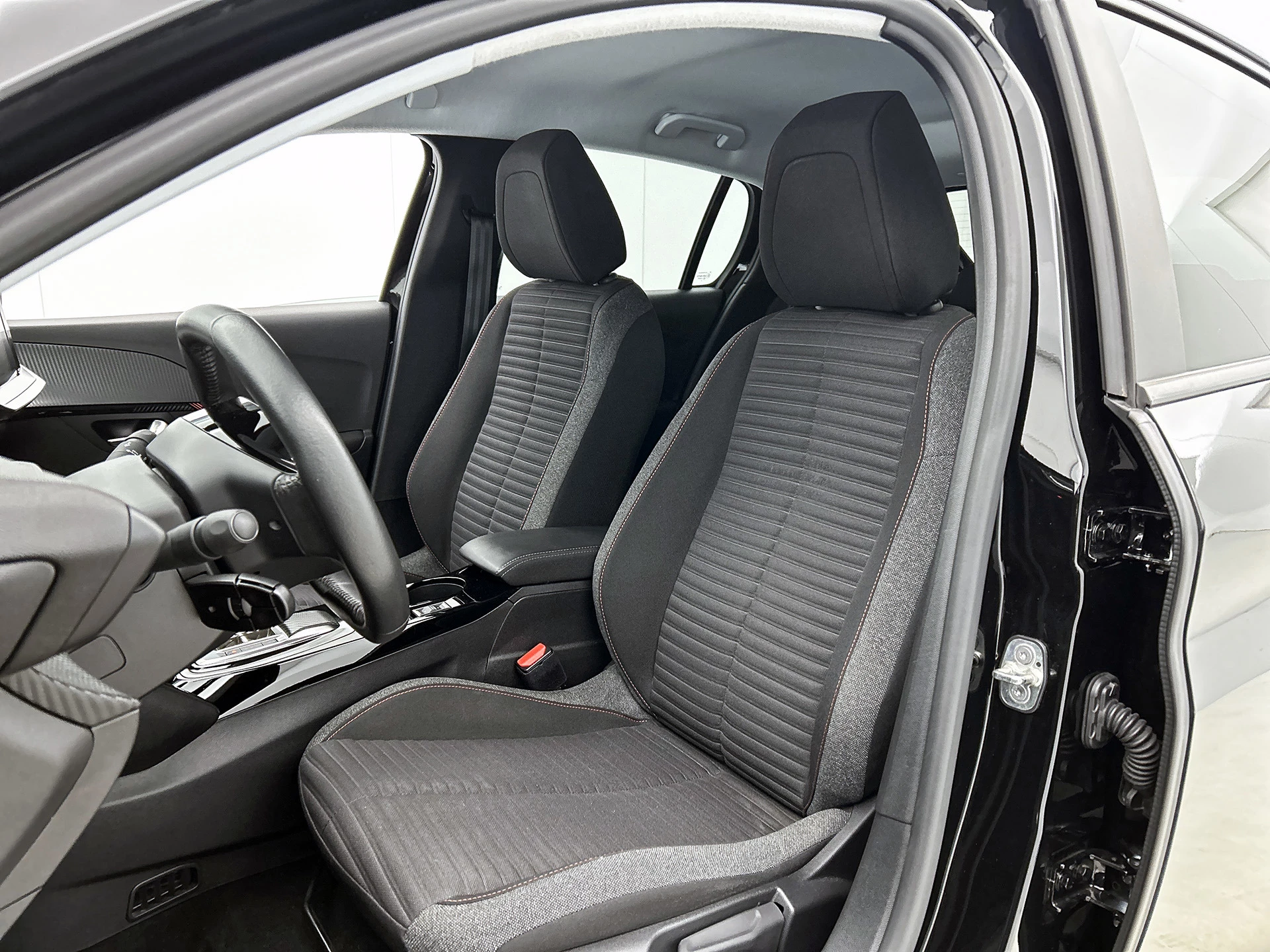 Hoofdafbeelding Peugeot e-208