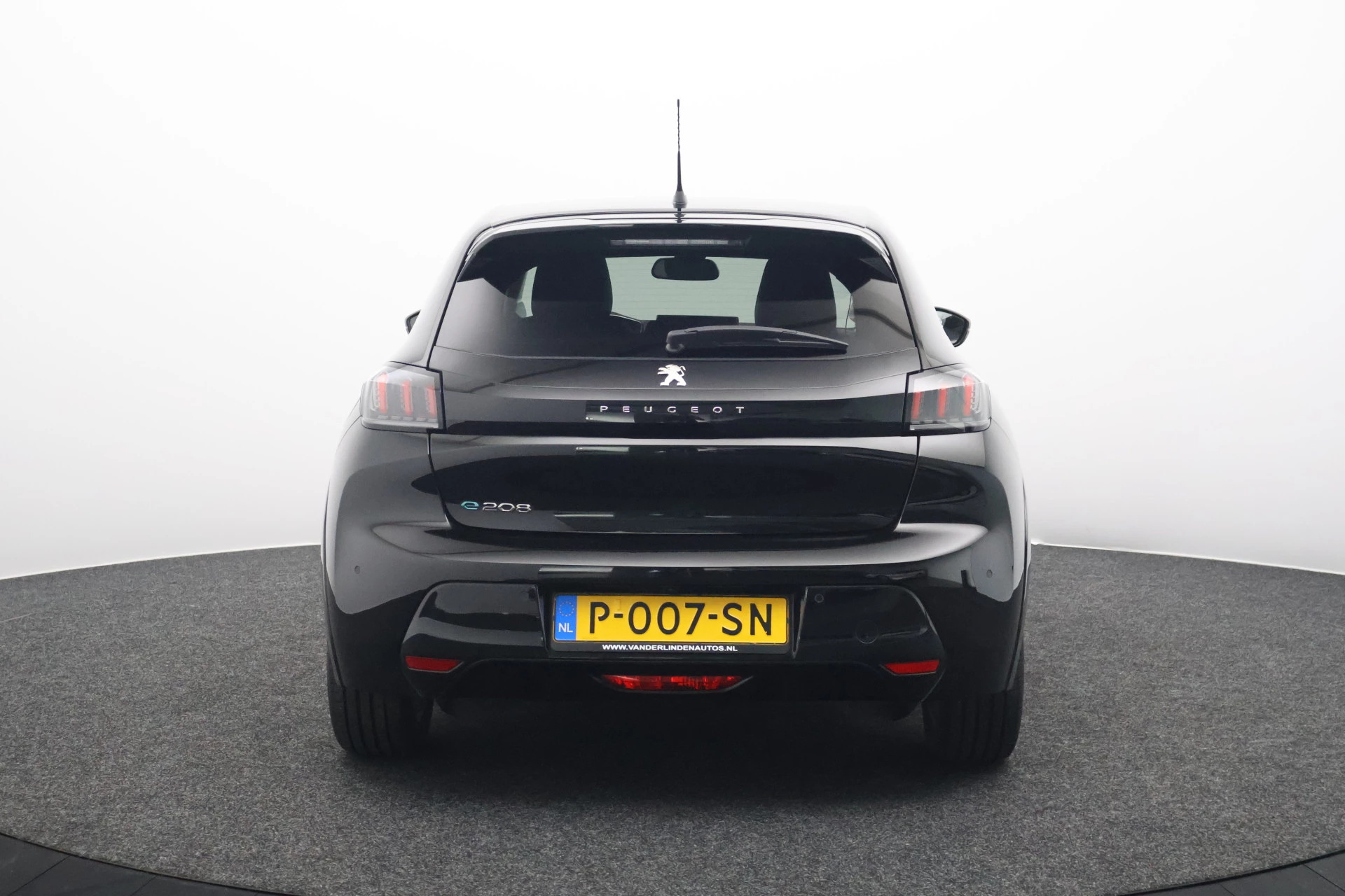 Hoofdafbeelding Peugeot e-208