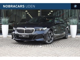 BMW i5 eDrive40 M Sport / Panoramadak / Achteruitrijcamera / Adaptieve LED / Comfort Access / Stoelventilatie / Stuurverwarming